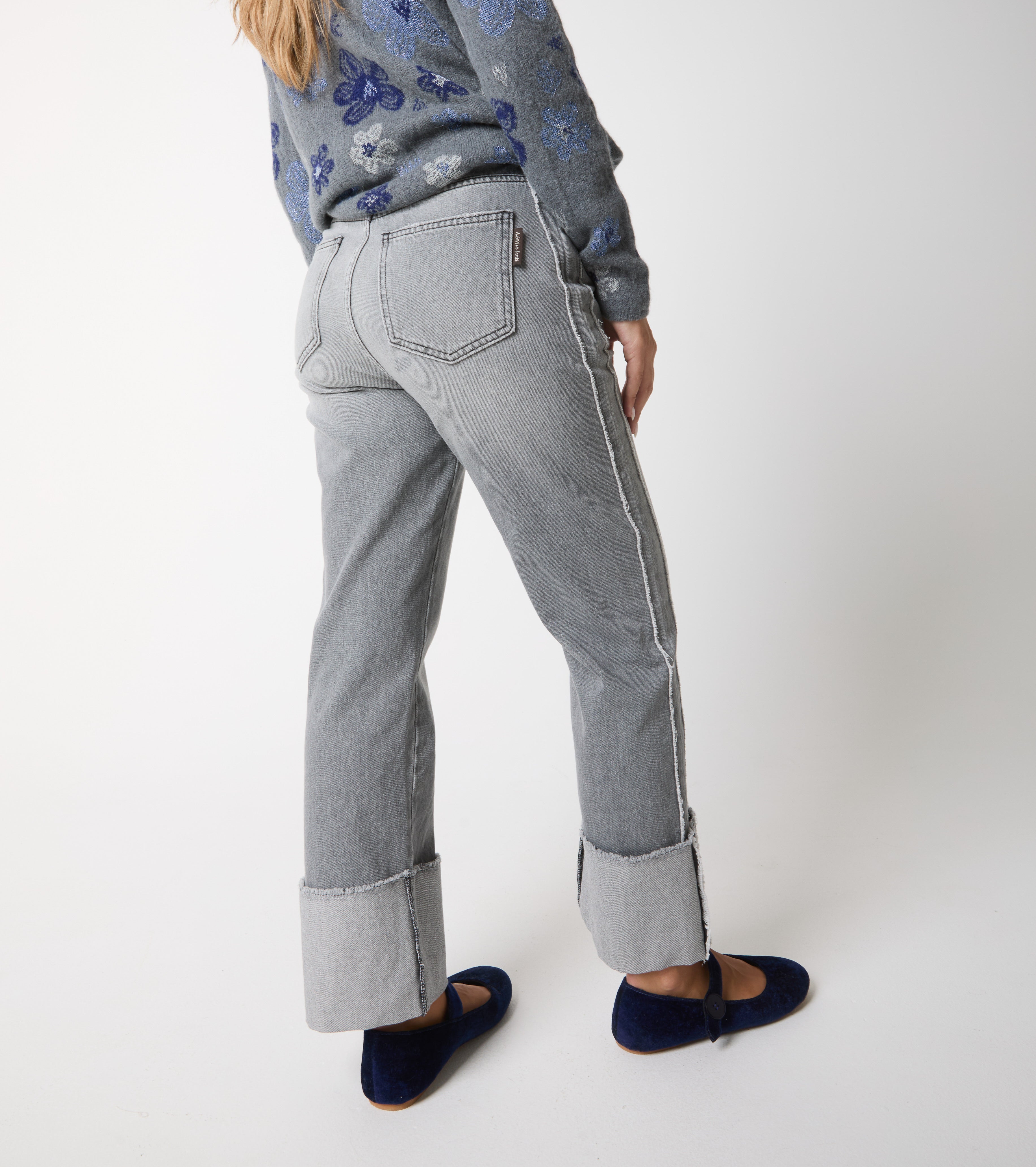 Used cotton jeans with cuffs