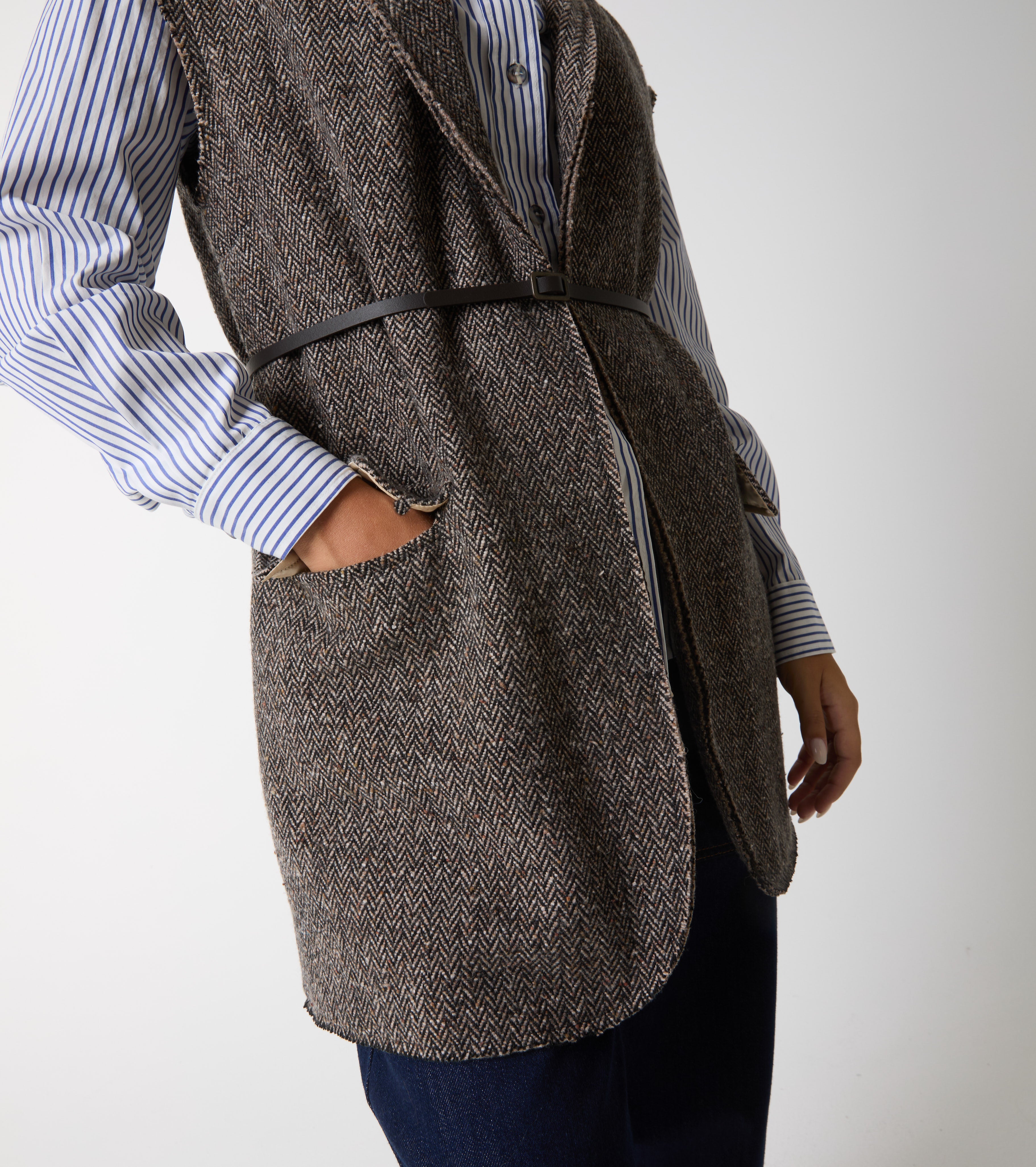Long wool and silk waistcoat with belt