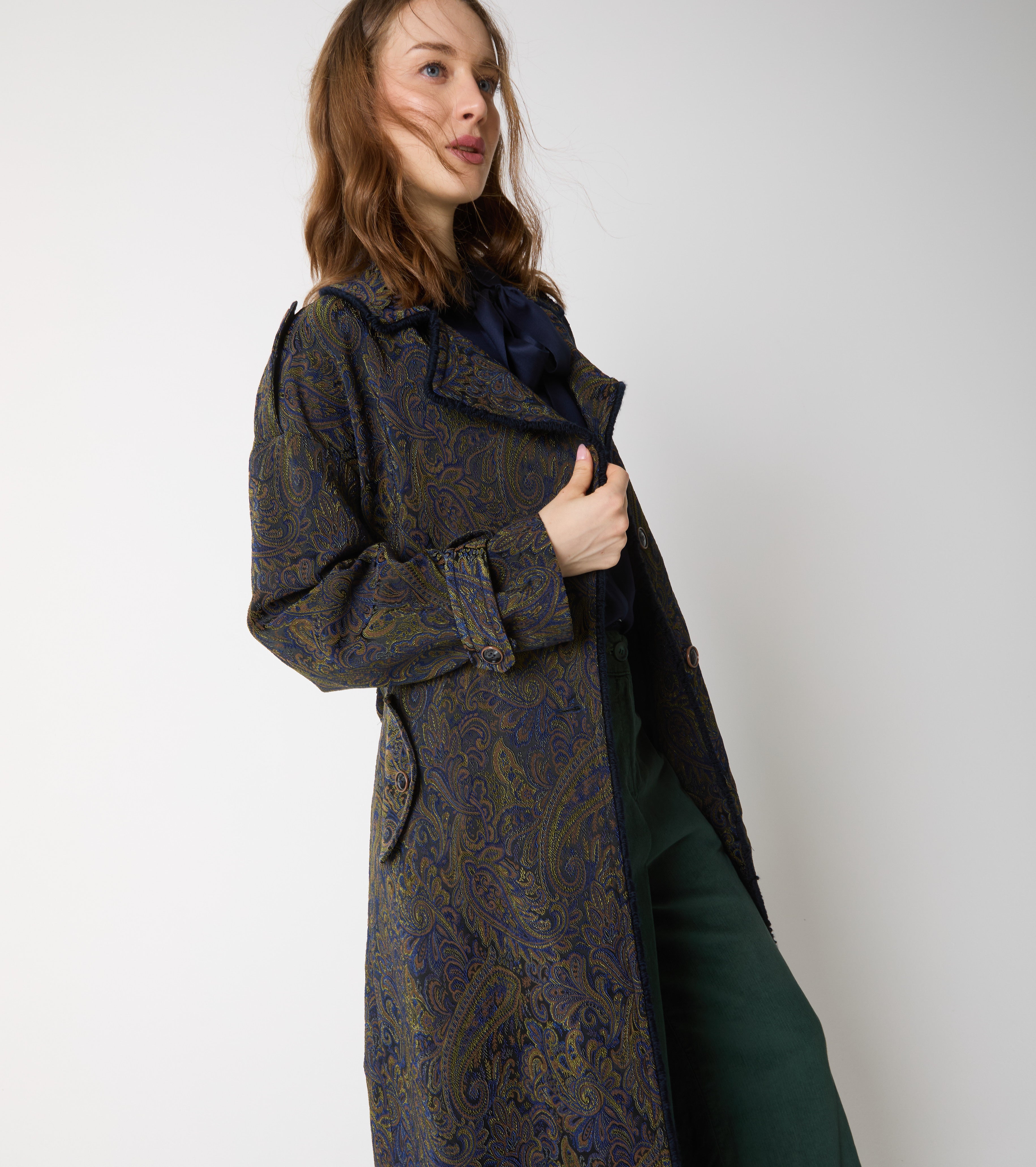 Trench jacquard con cintura