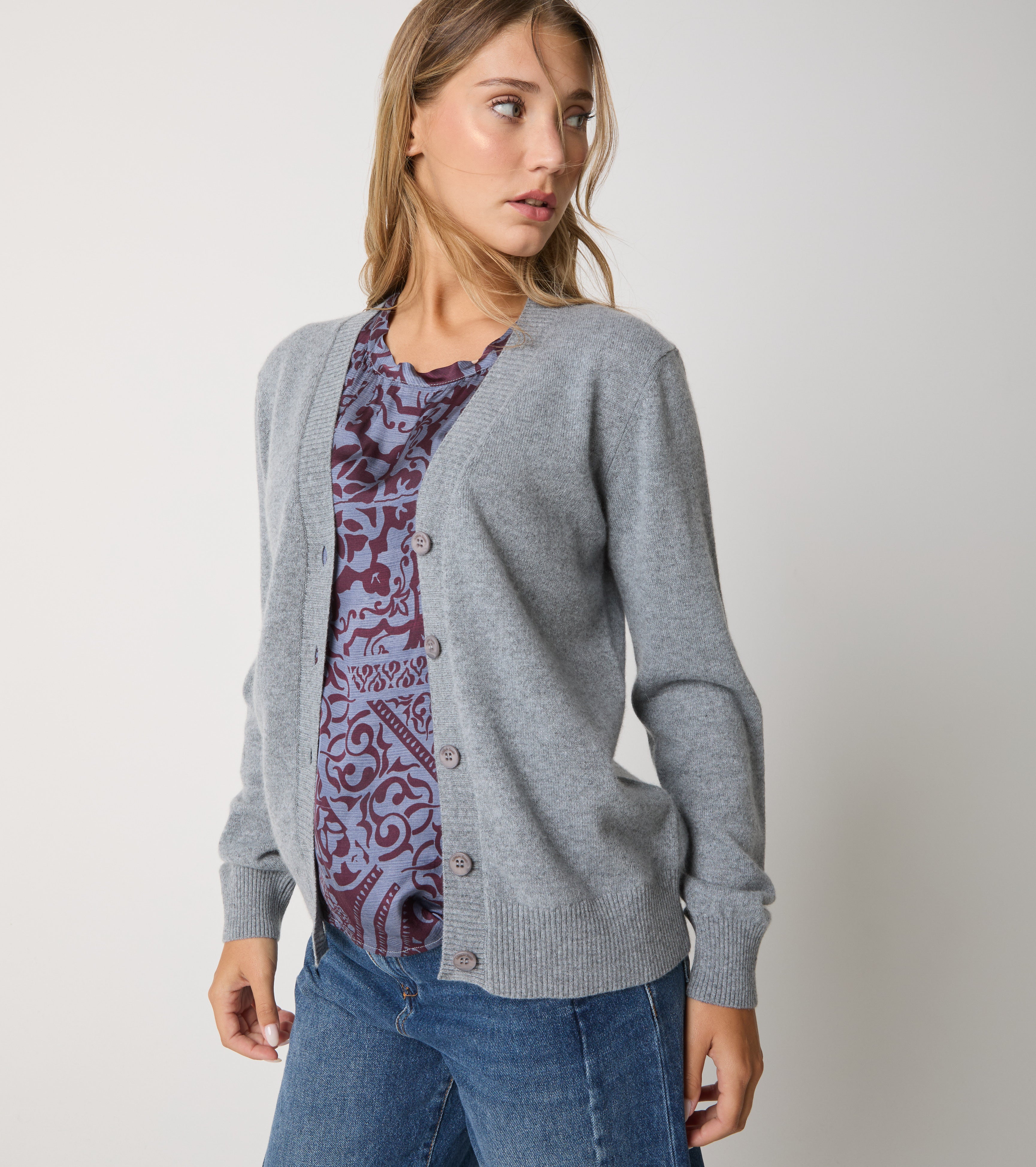Cardigan in cashmere con bottoni