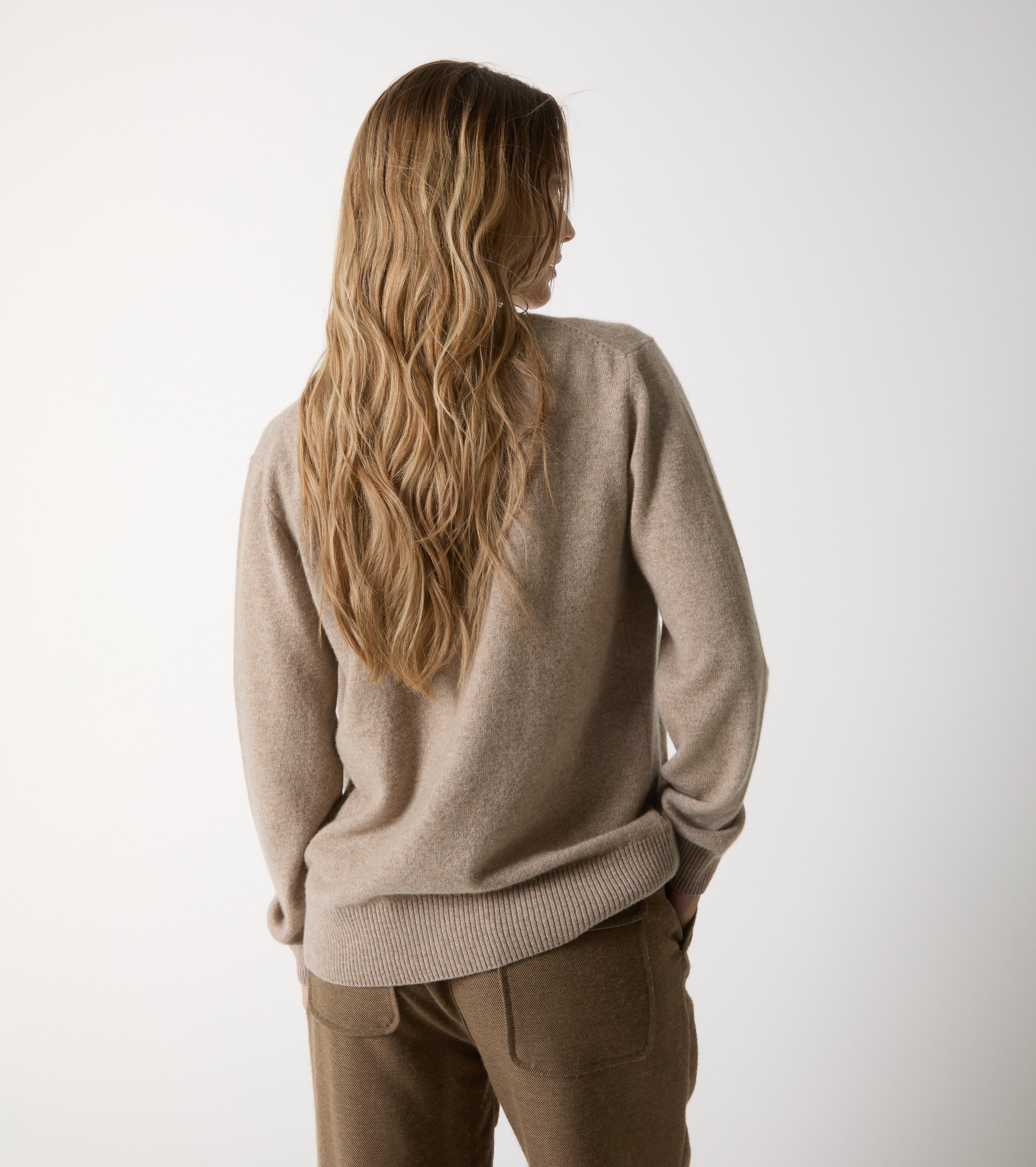 Cardigan in cashmere con bottoni