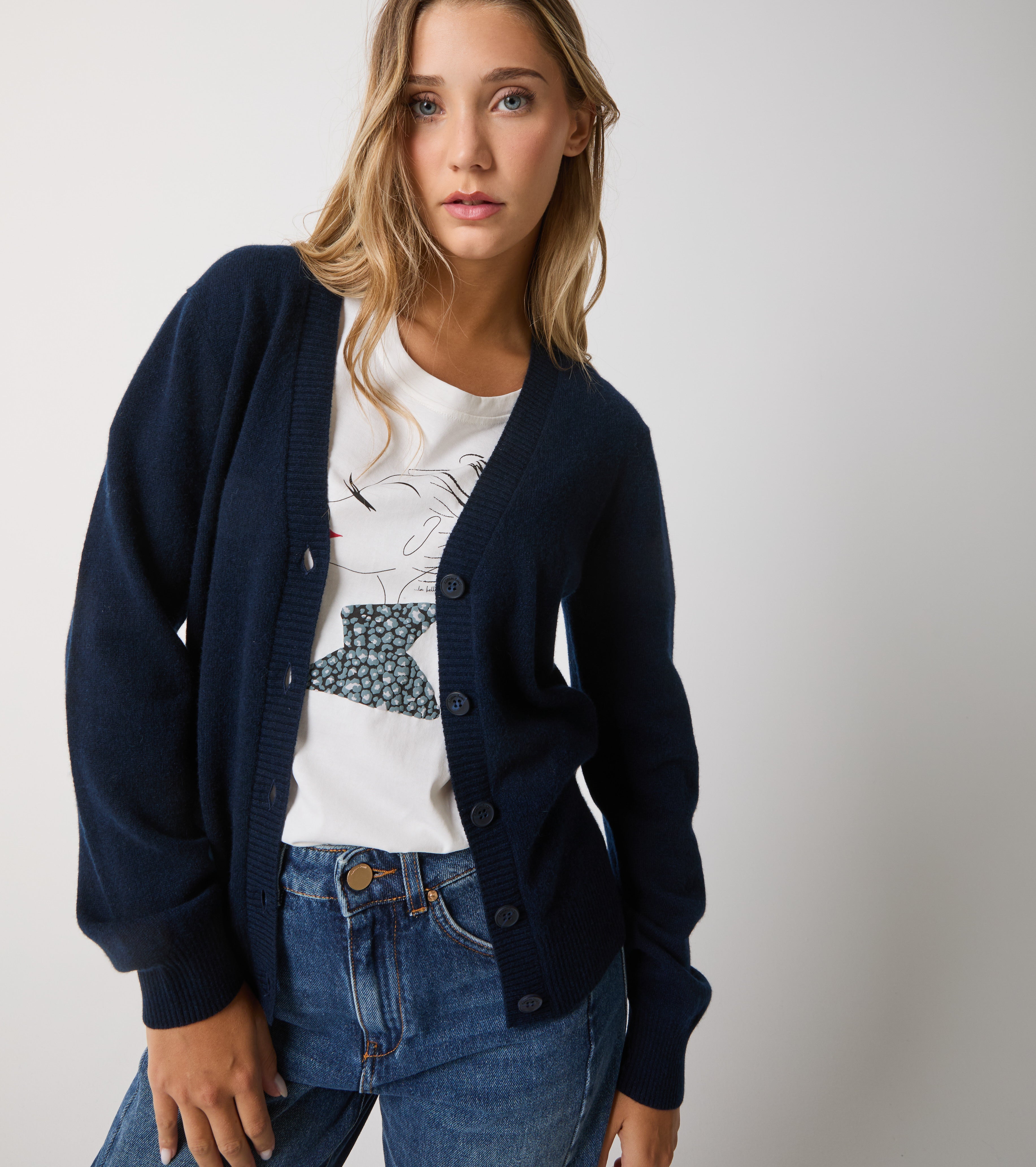 Cardigan in cashmere con bottoni