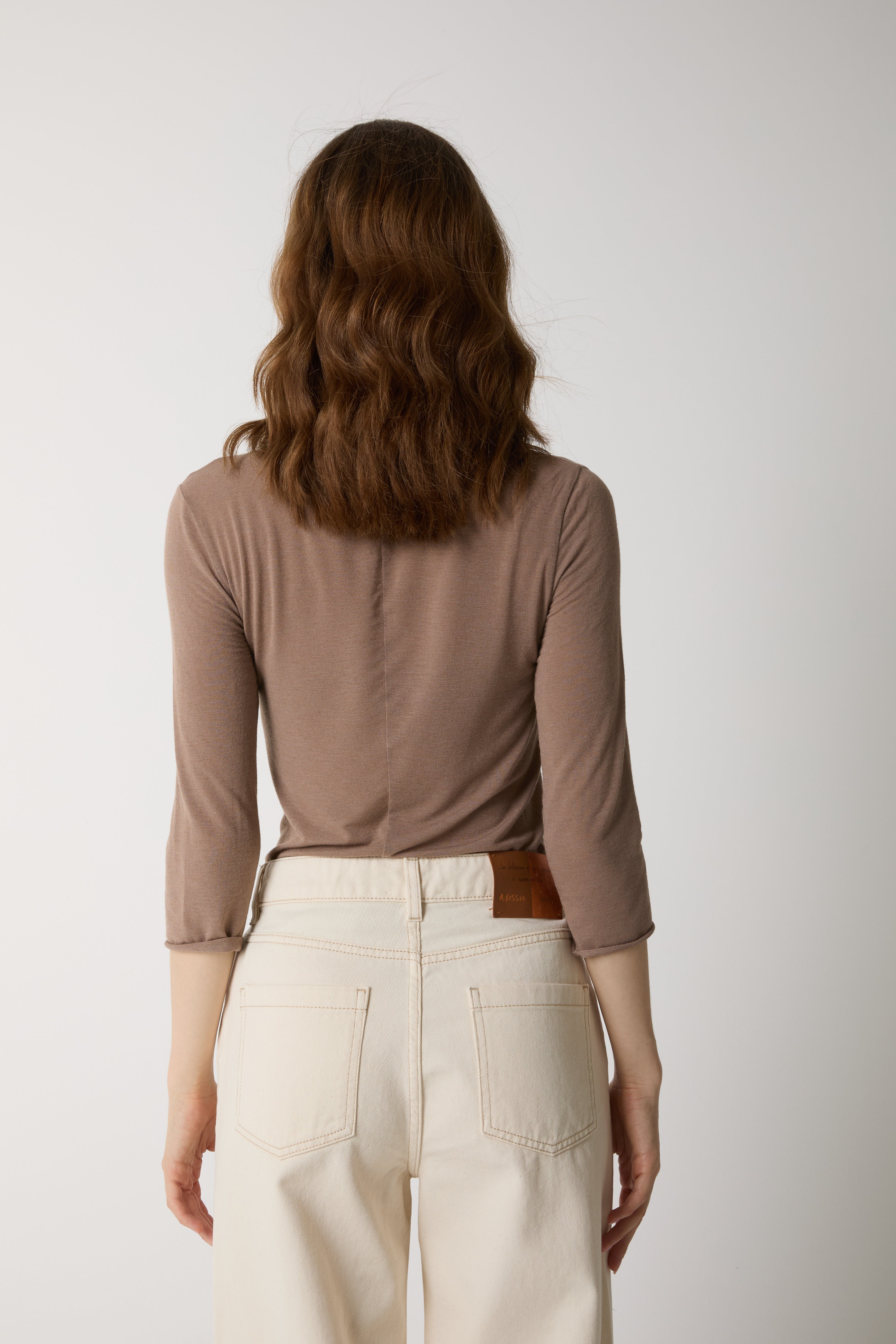 T-shirt in cashmere con collo alto