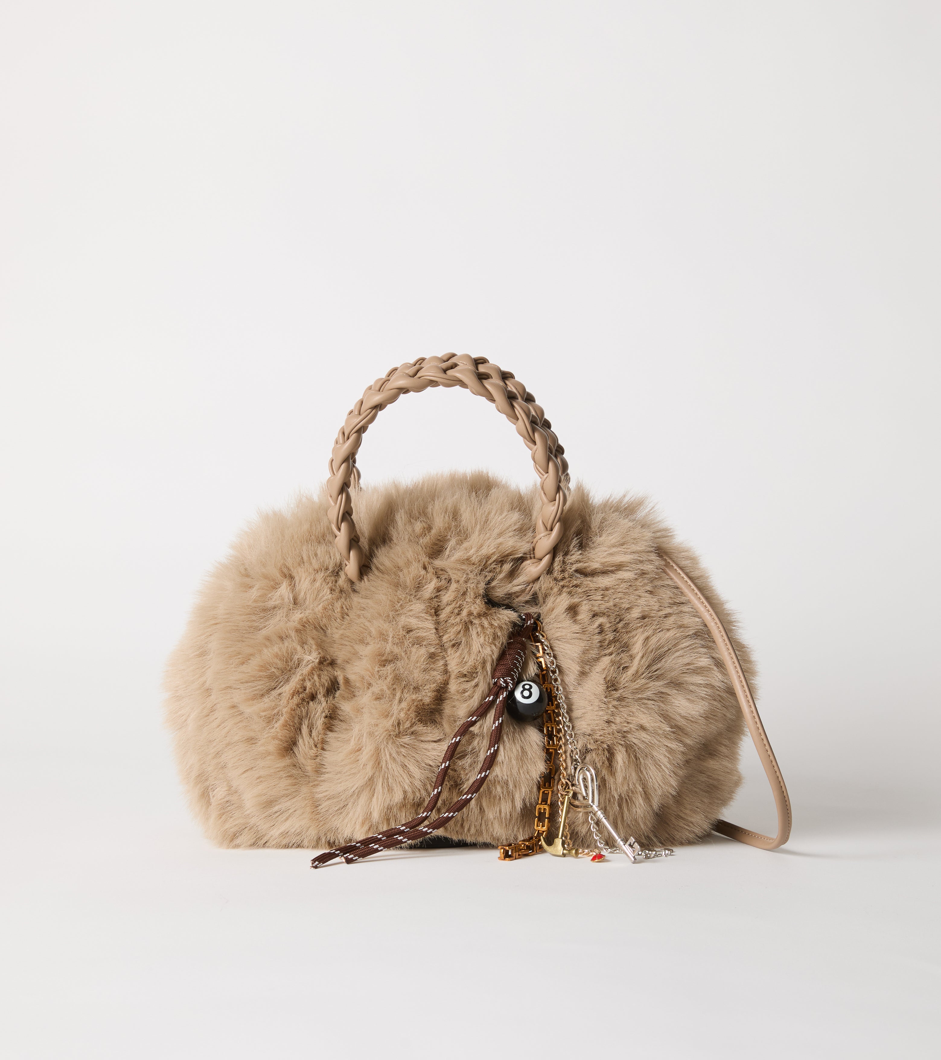 Borsa in ecopelliccia con manici intrecciati