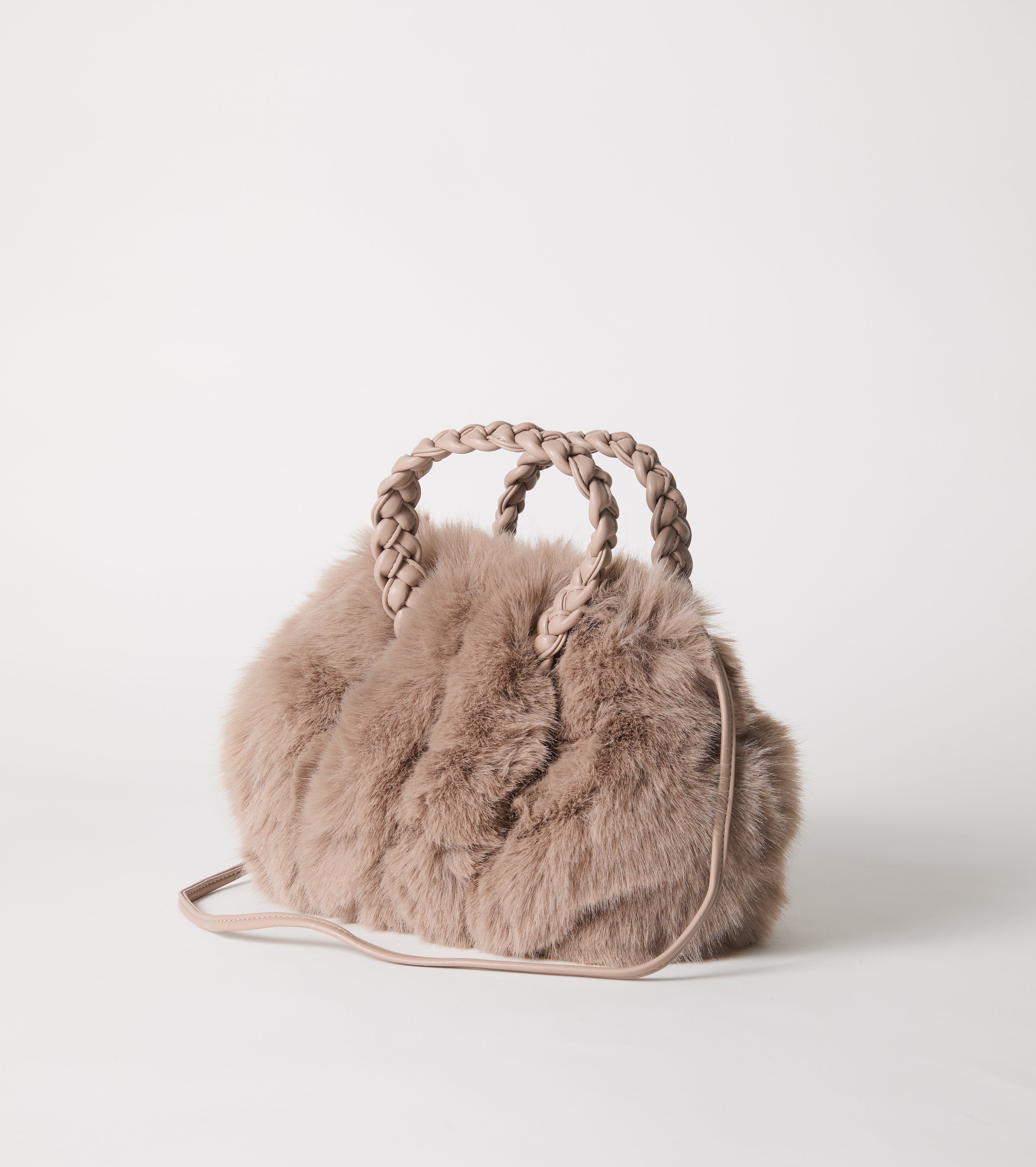 Borsa in ecopelliccia con manici intrecciati