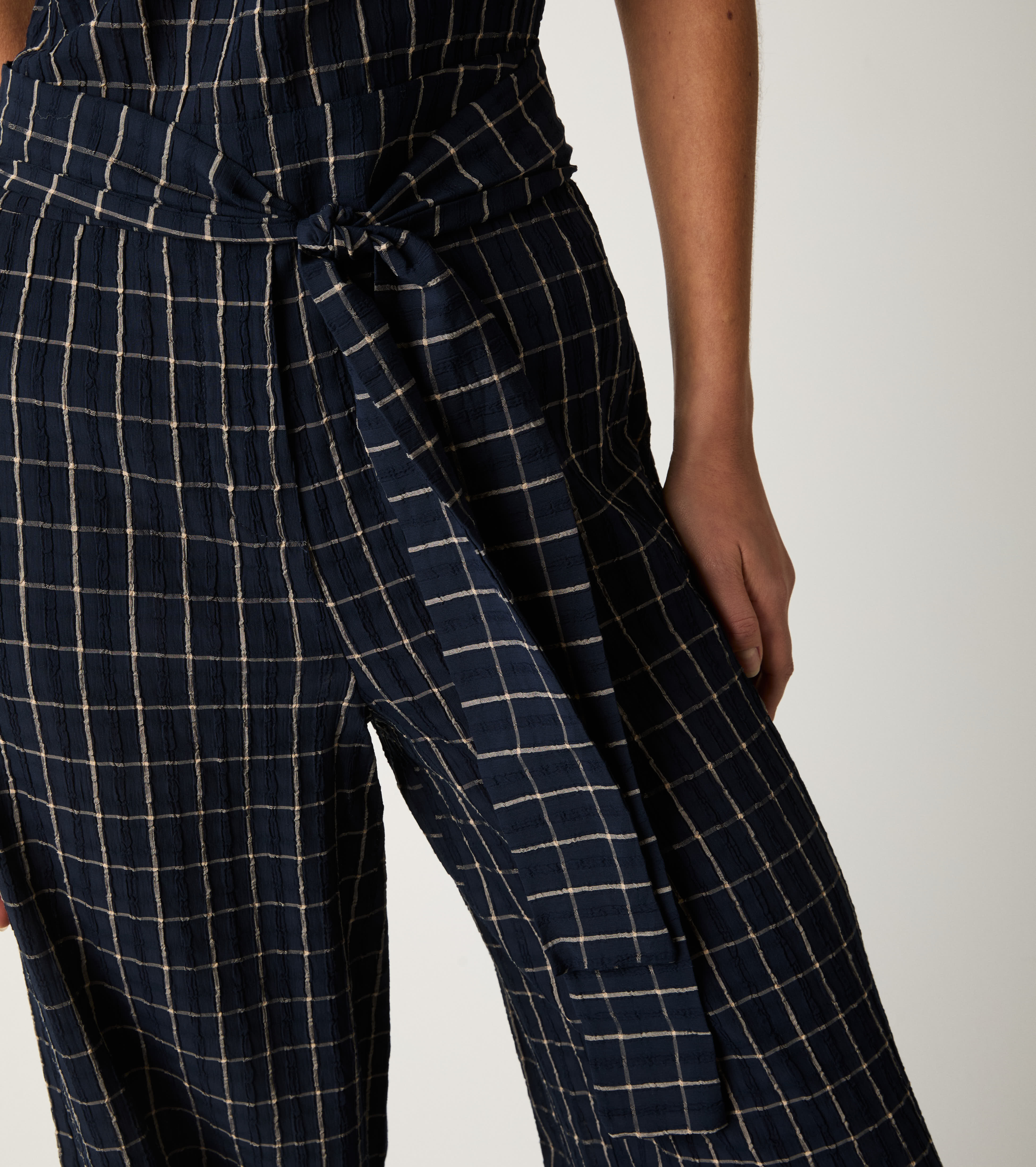 Blue V-neck cotton tracksuit with check pattern