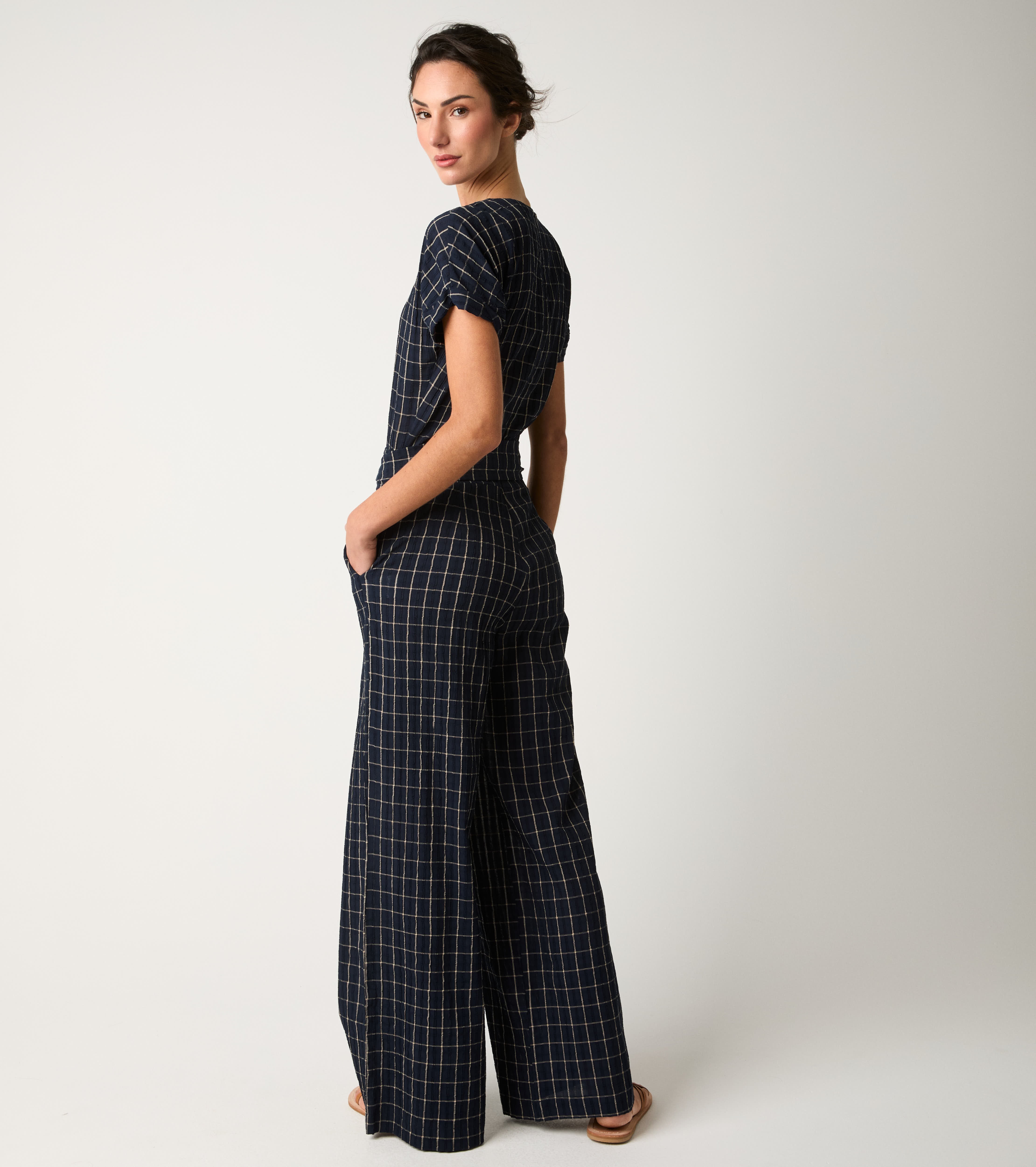 Blue V-neck cotton tracksuit with check pattern