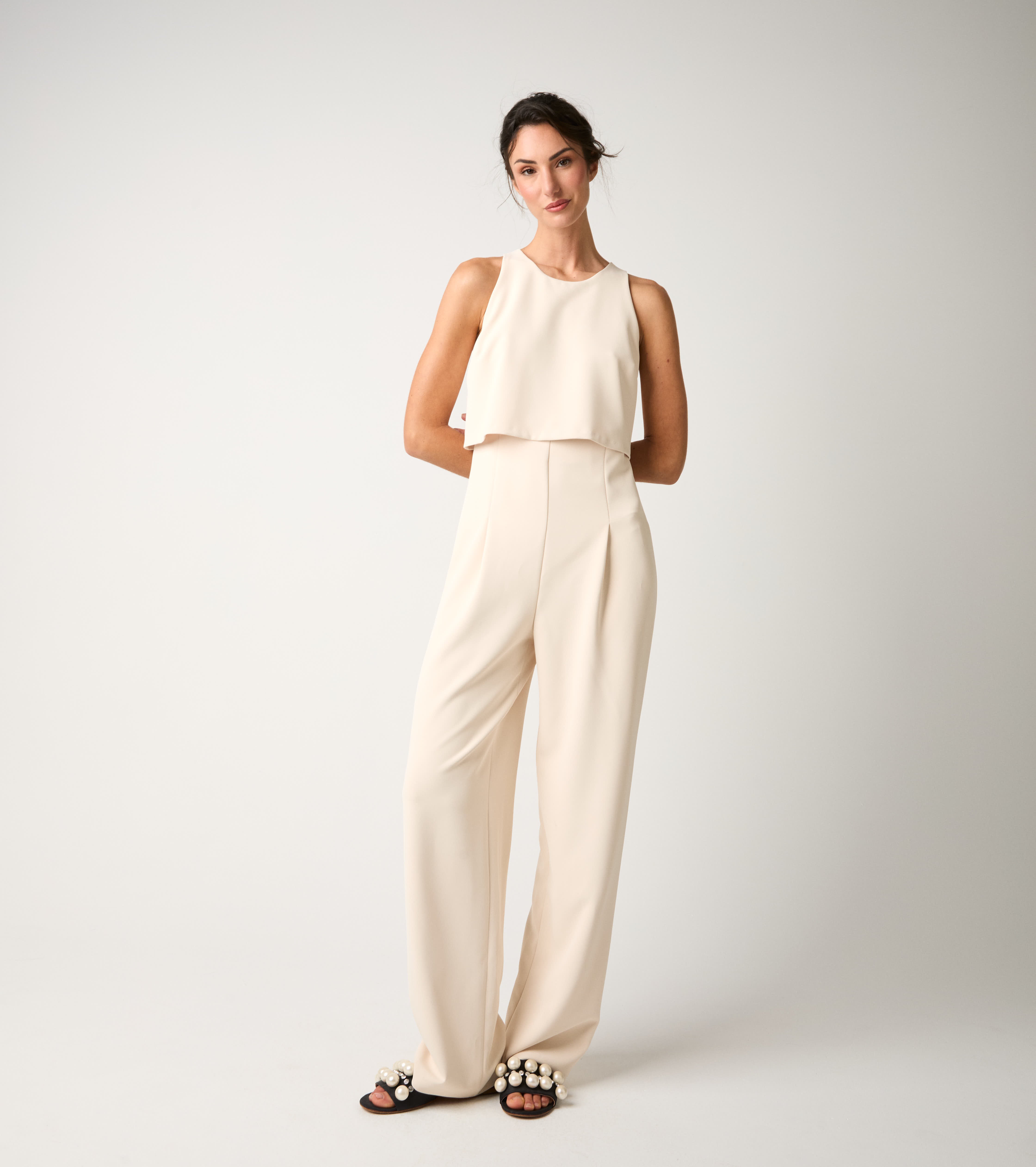 Tuta stretch con scollo rotondo champagne