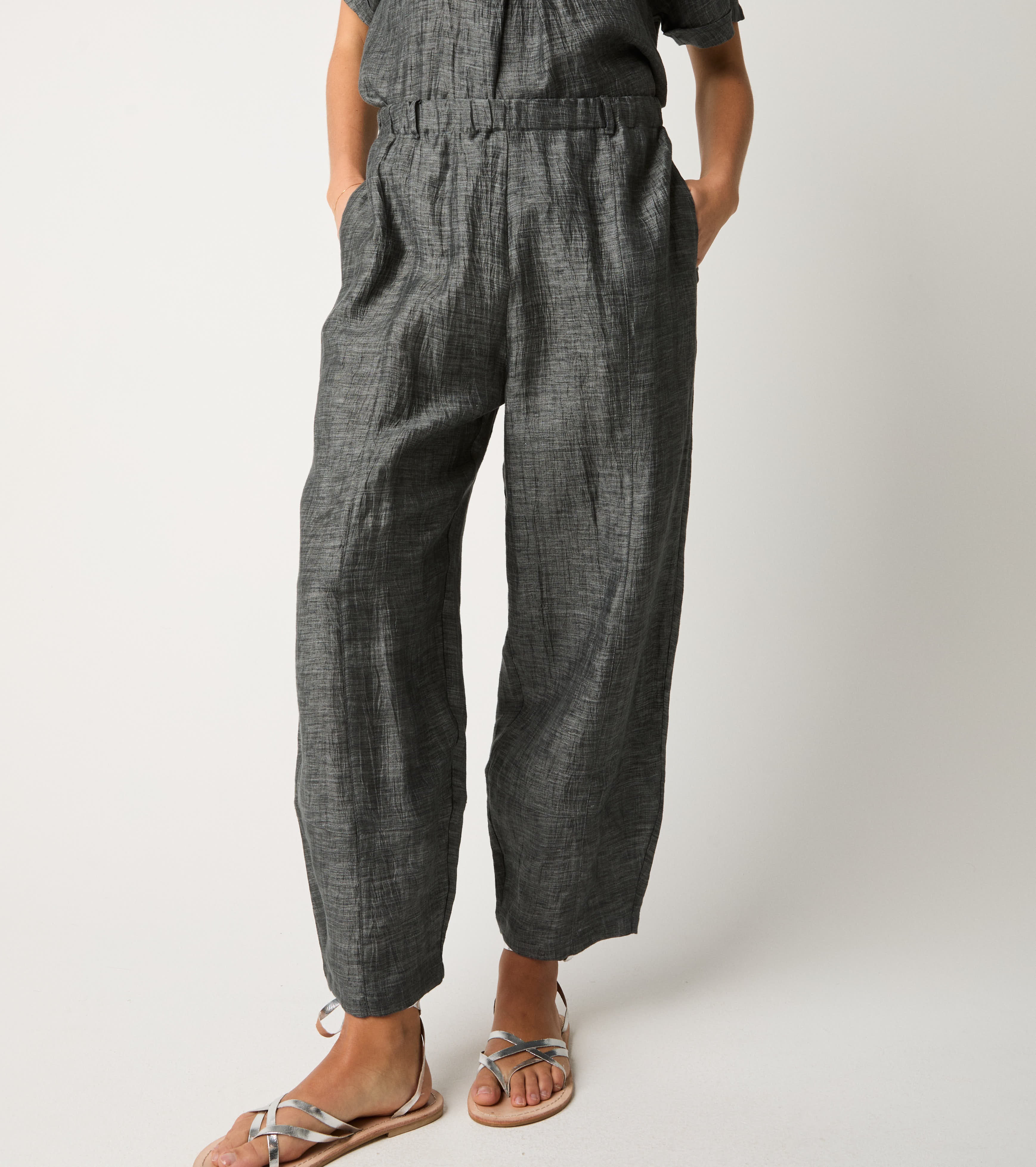 Pantaloni in lino con piega asfalto