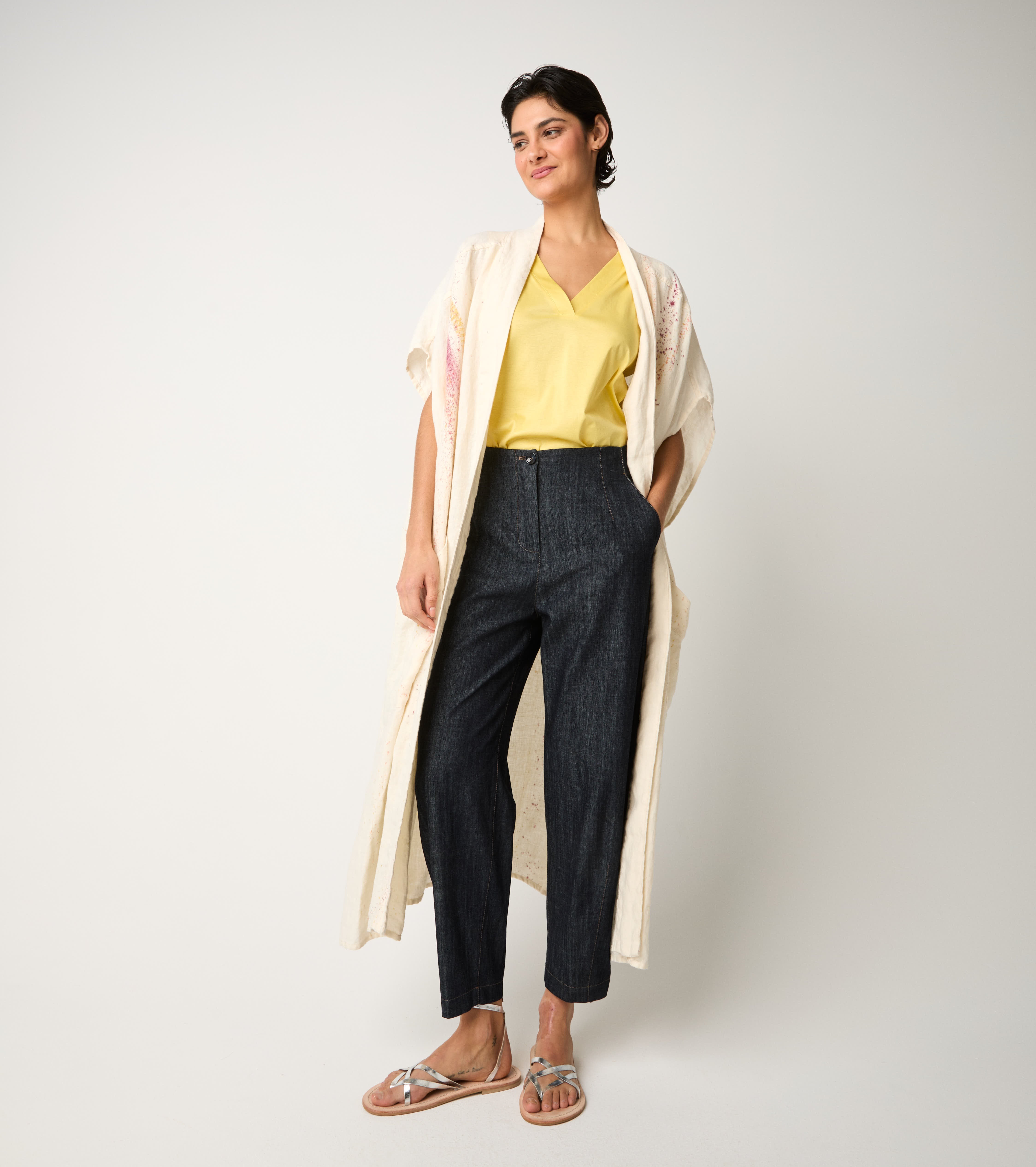 Cropped trousers in unique lightweight denim