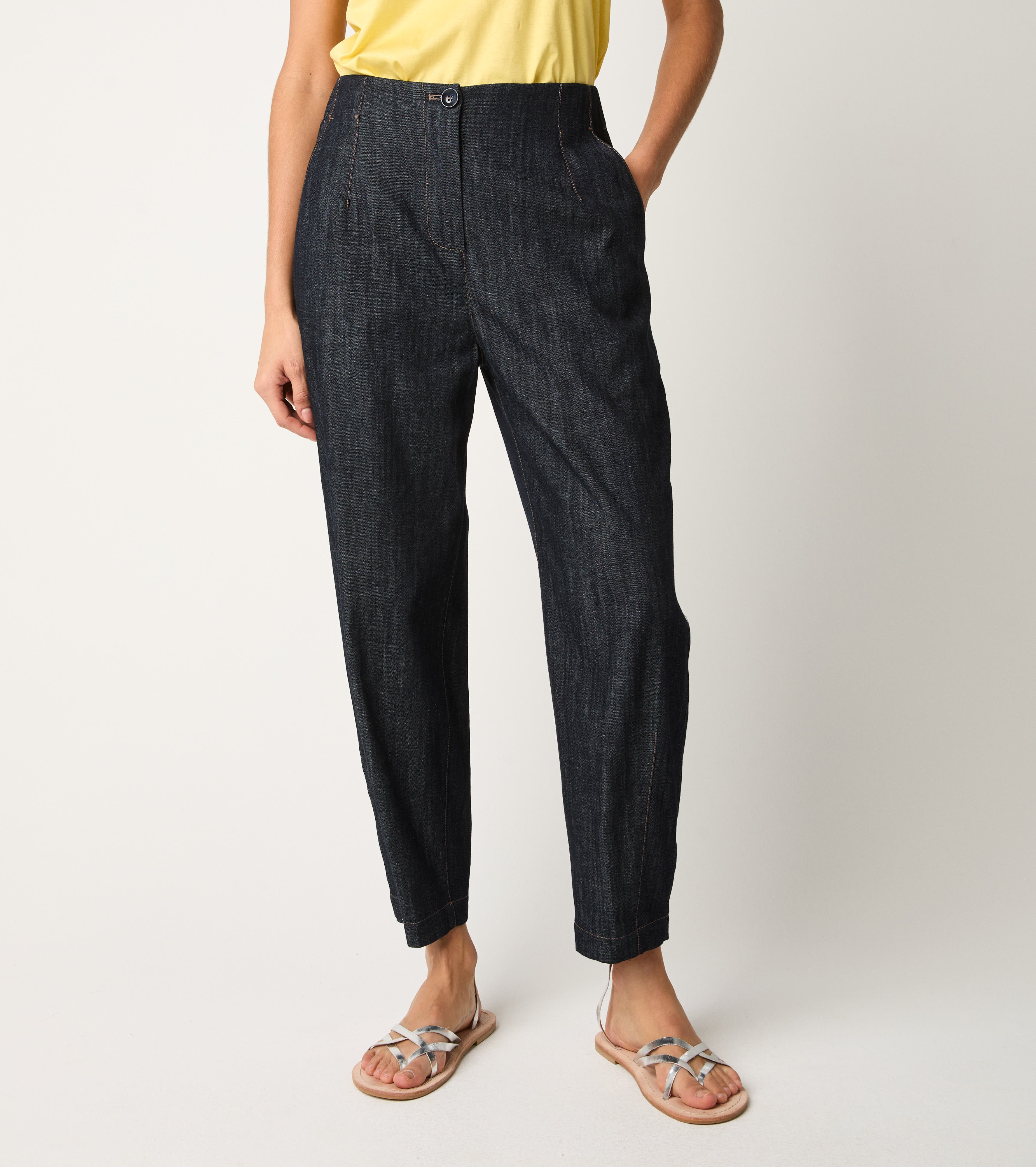 Cropped trousers in unique lightweight denim