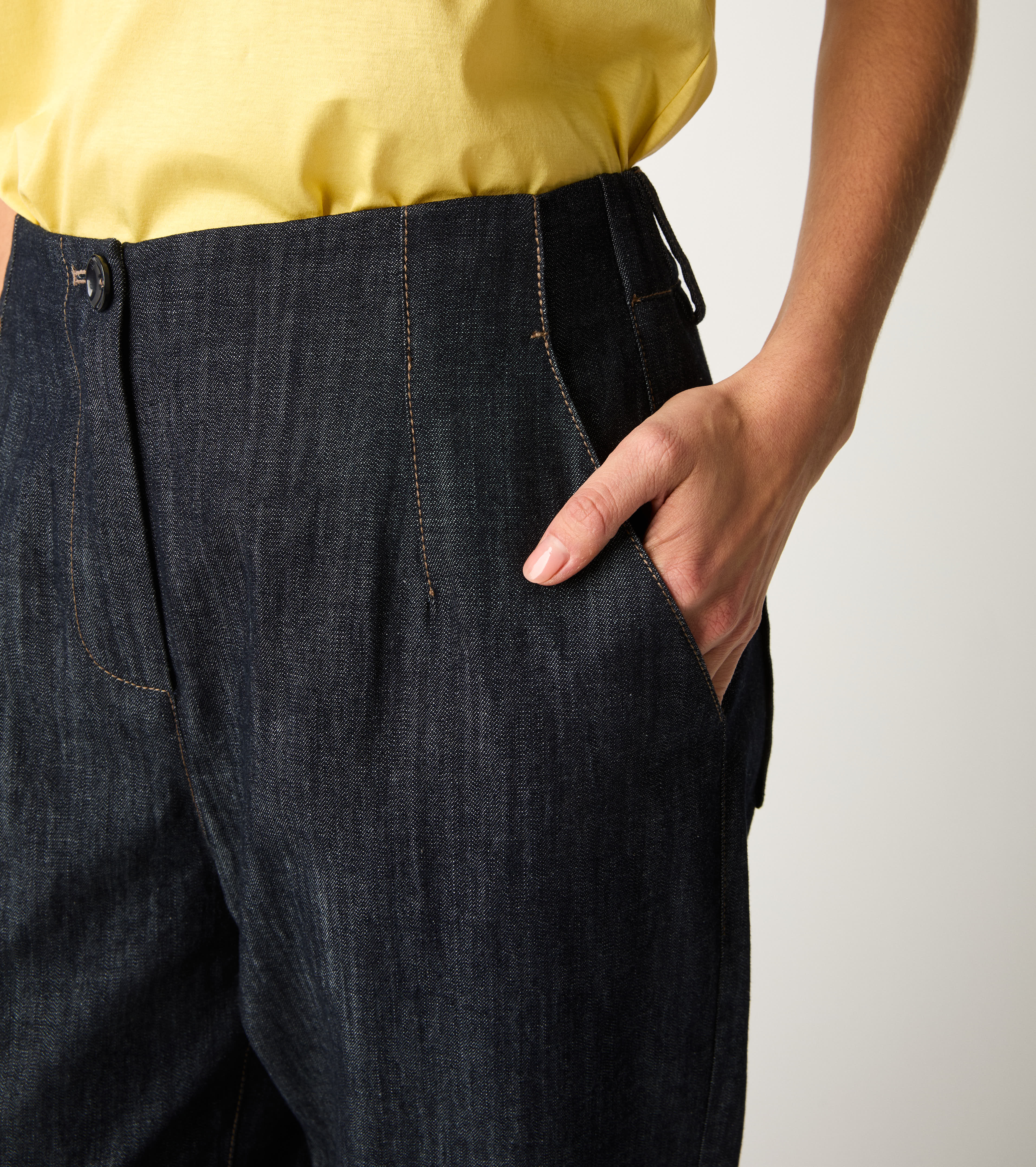 Cropped trousers in unique lightweight denim
