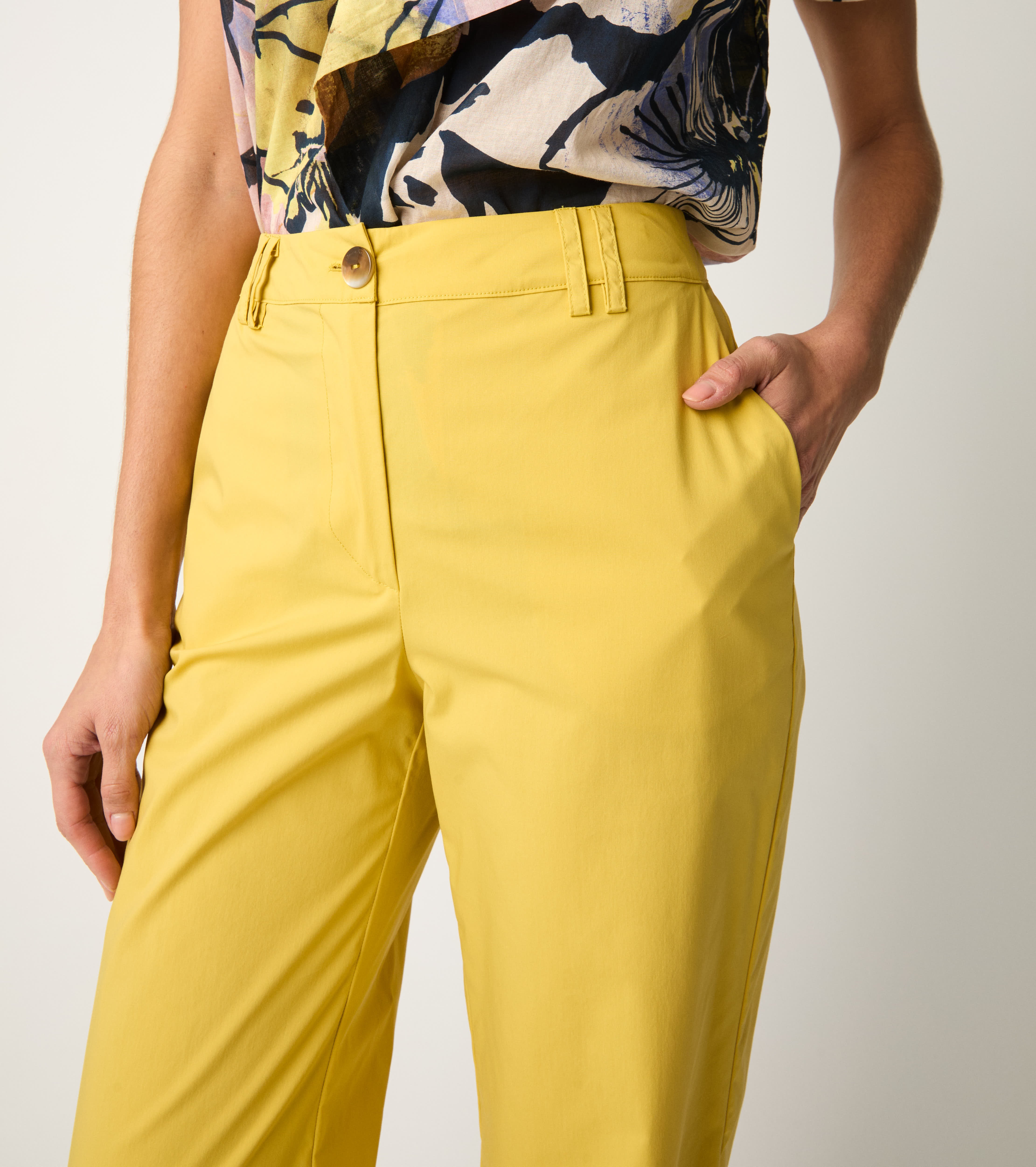 Cotton trousers with oil belt