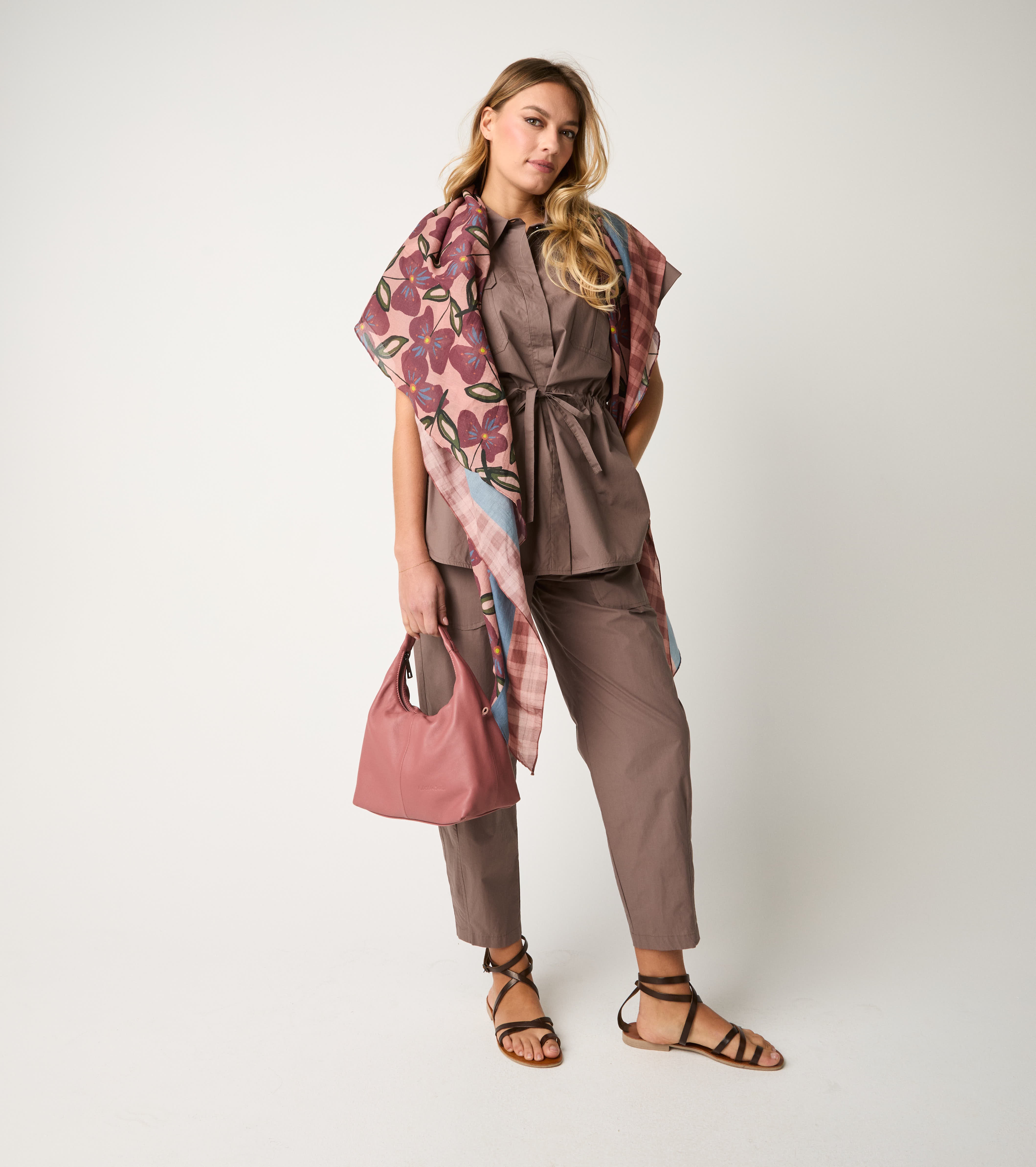 Cocoa stretch cotton cropped trousers