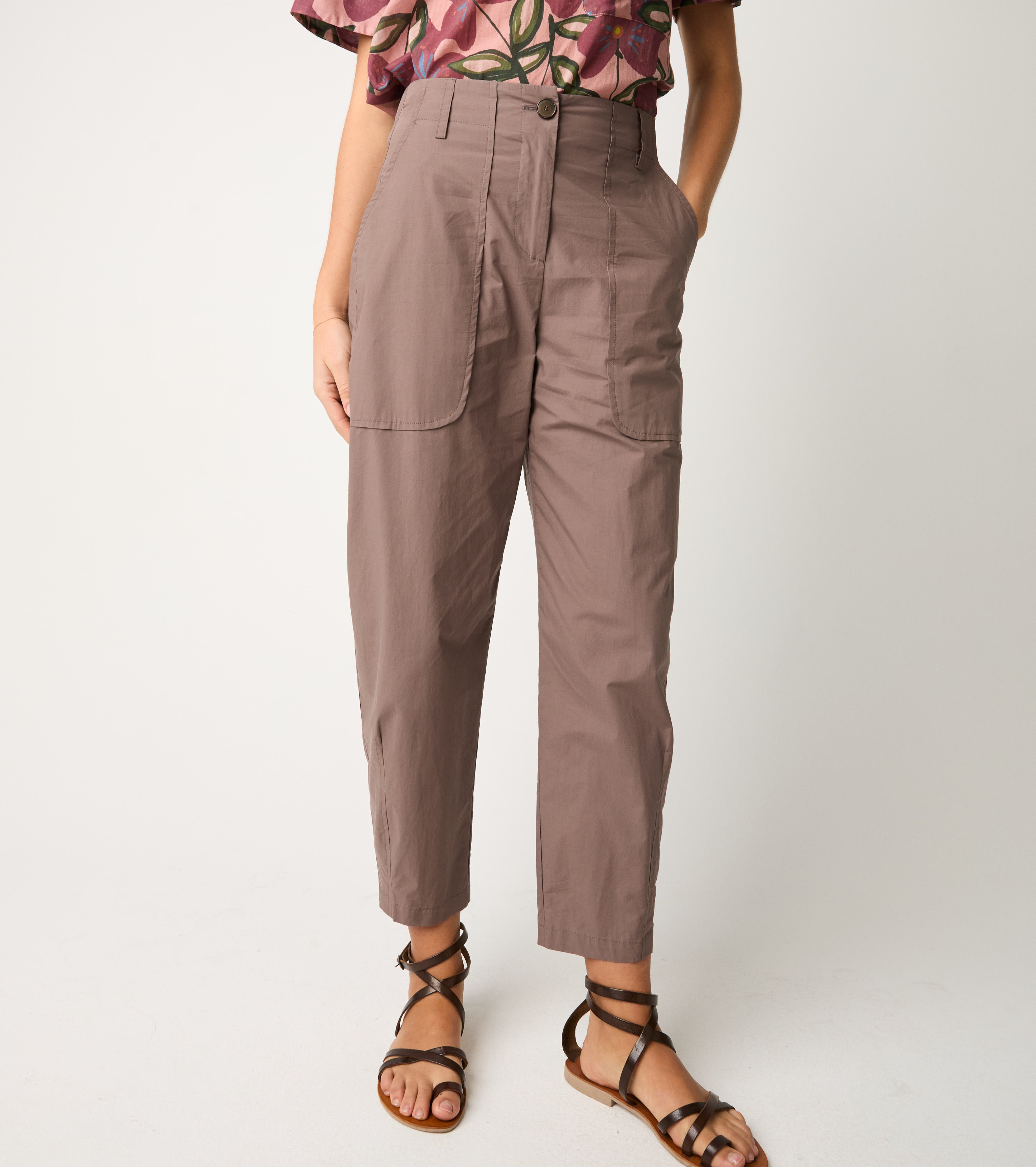 Cocoa stretch cotton cropped trousers