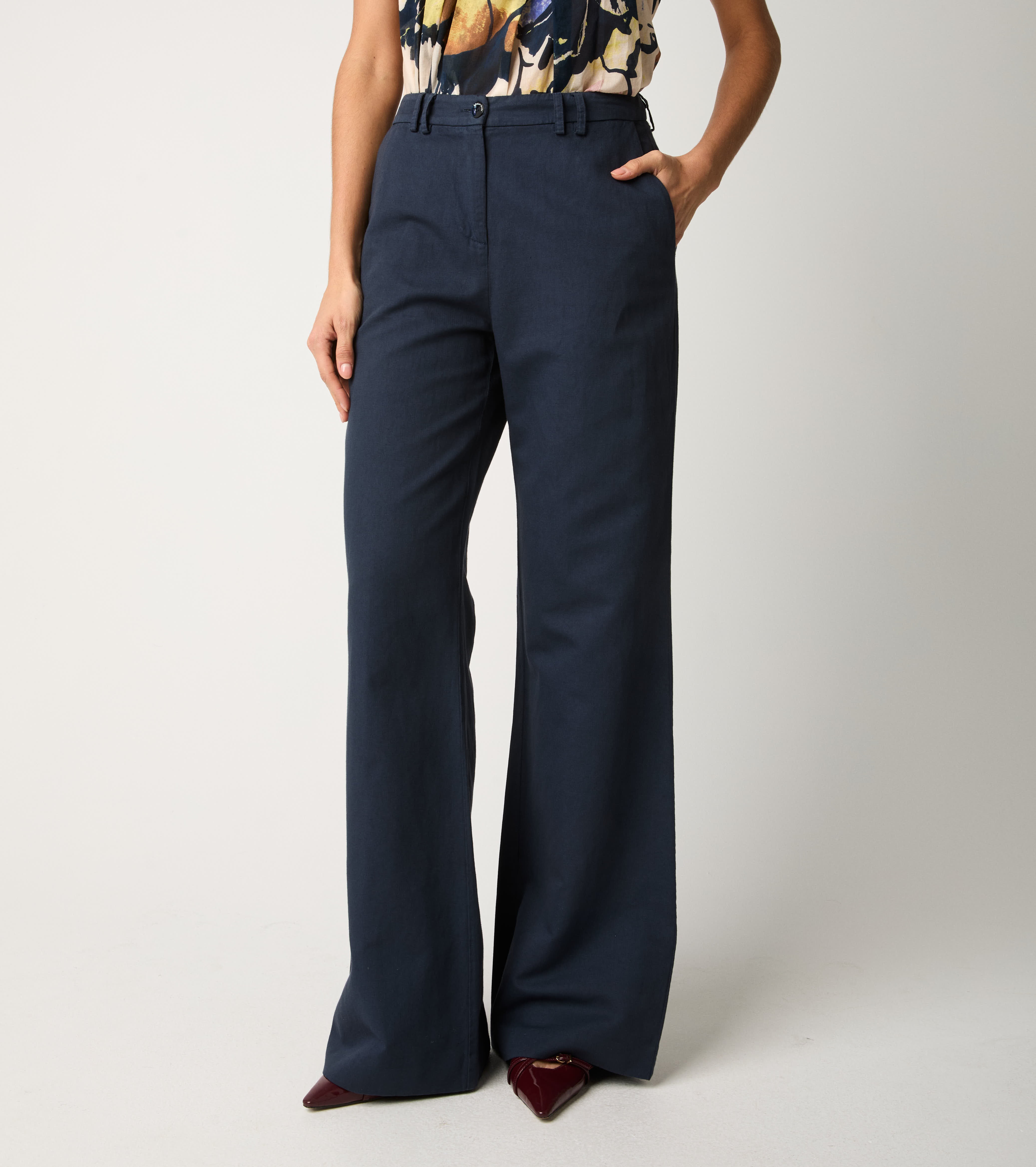 Pantaloni flare in cotone e lino blu