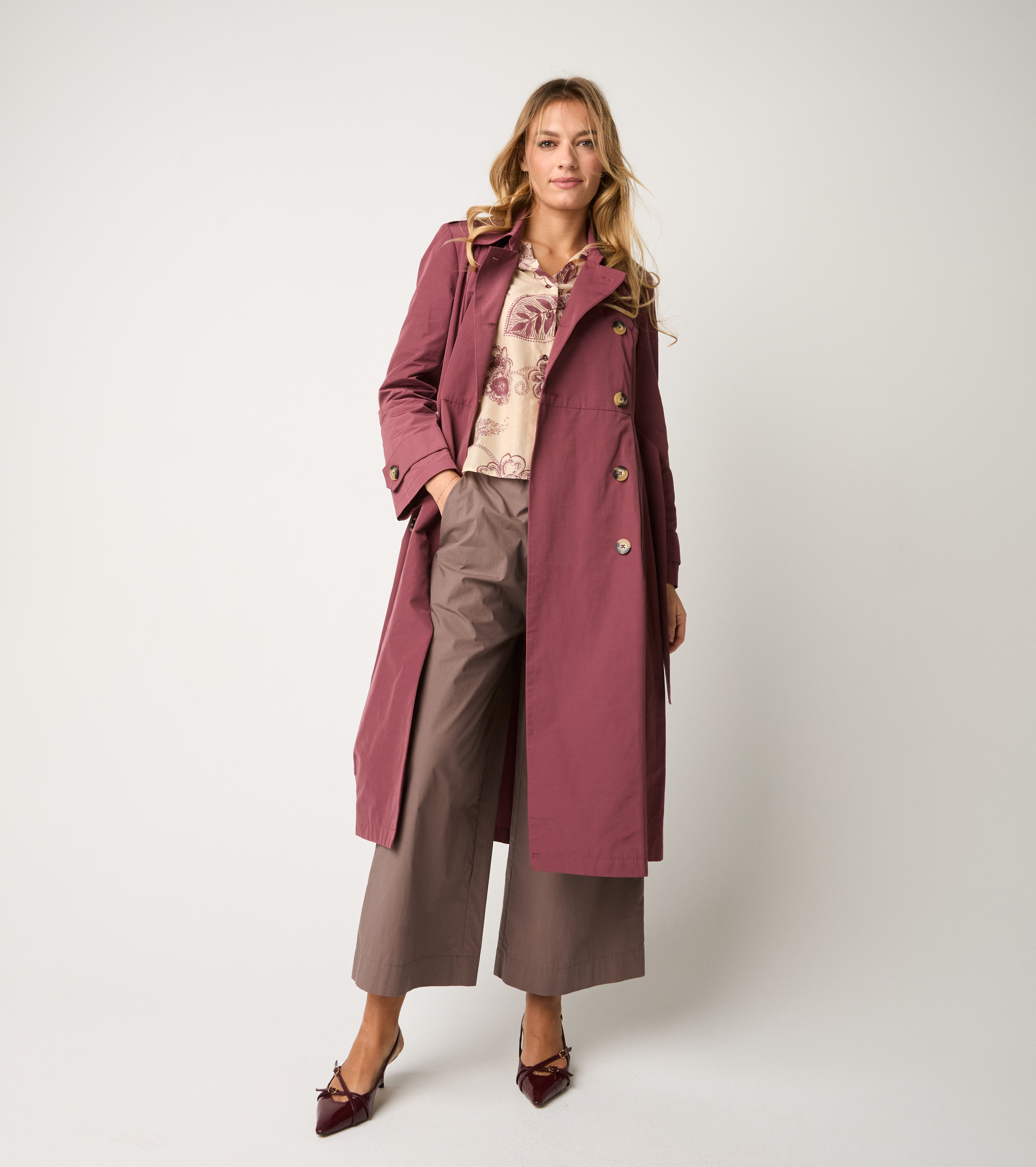 Trench antigoccia con cintura marmellata
