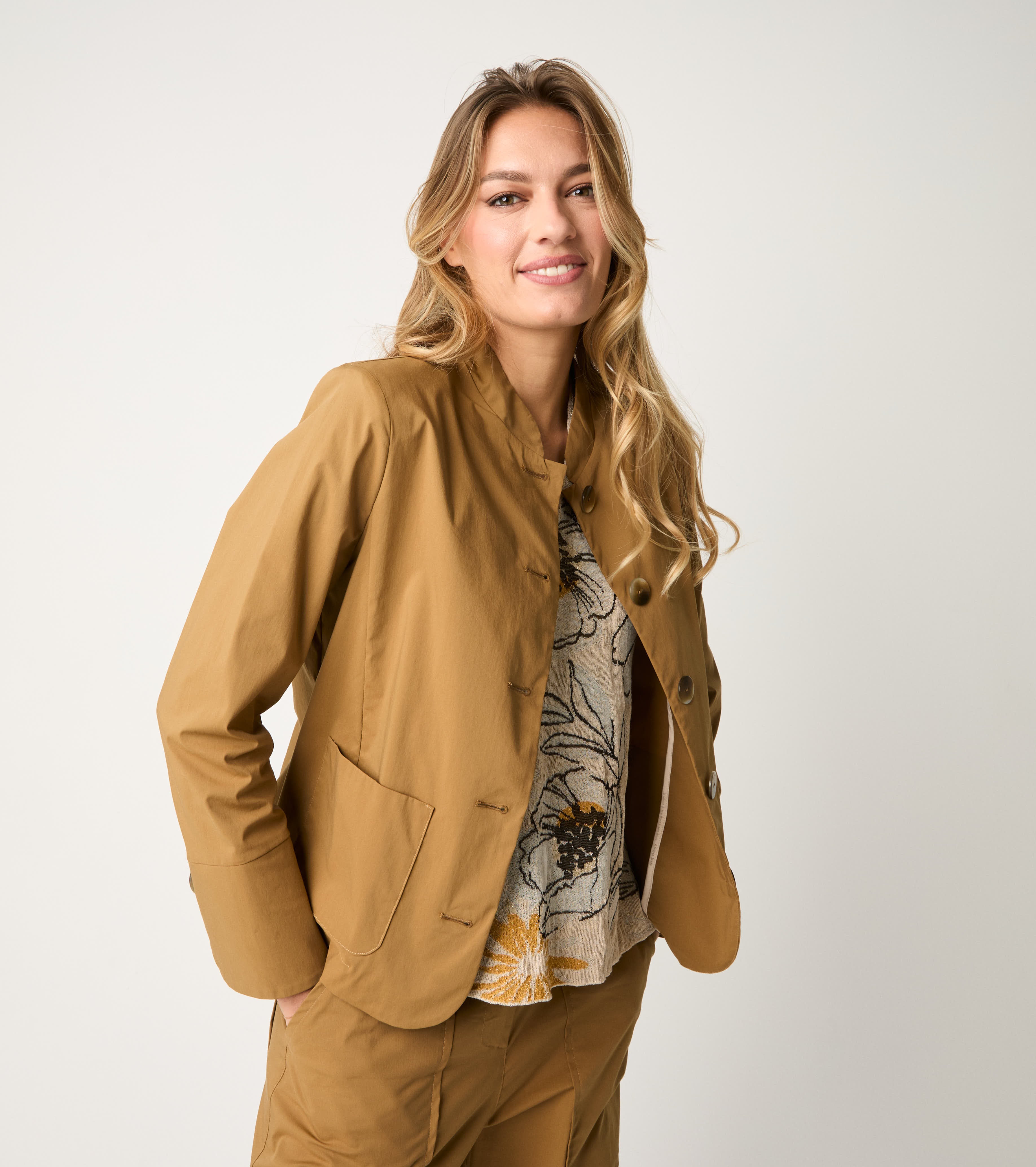 Giacca in cotone stretch con tasche ermellino