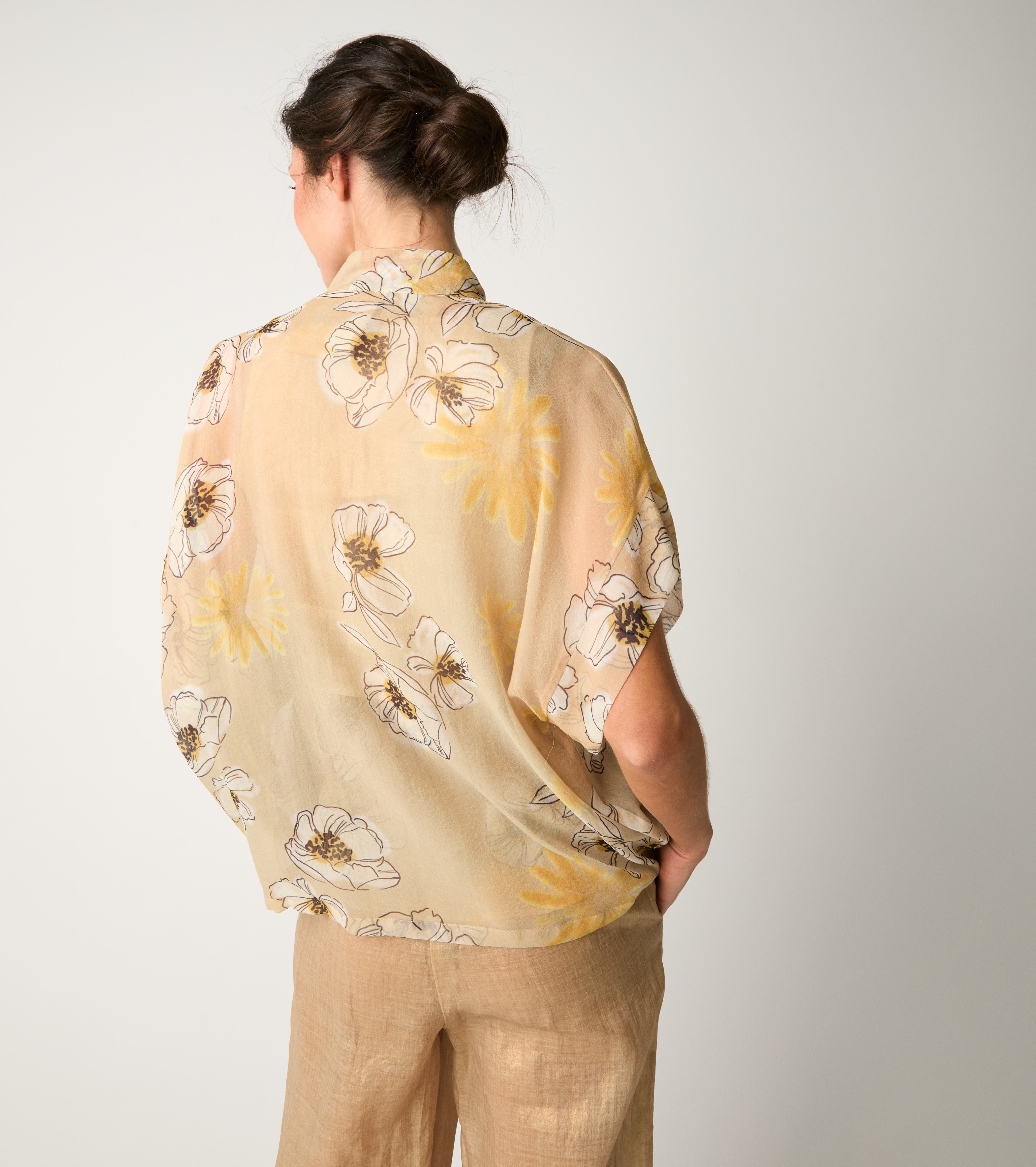 Kimono jacket with peach floral print
