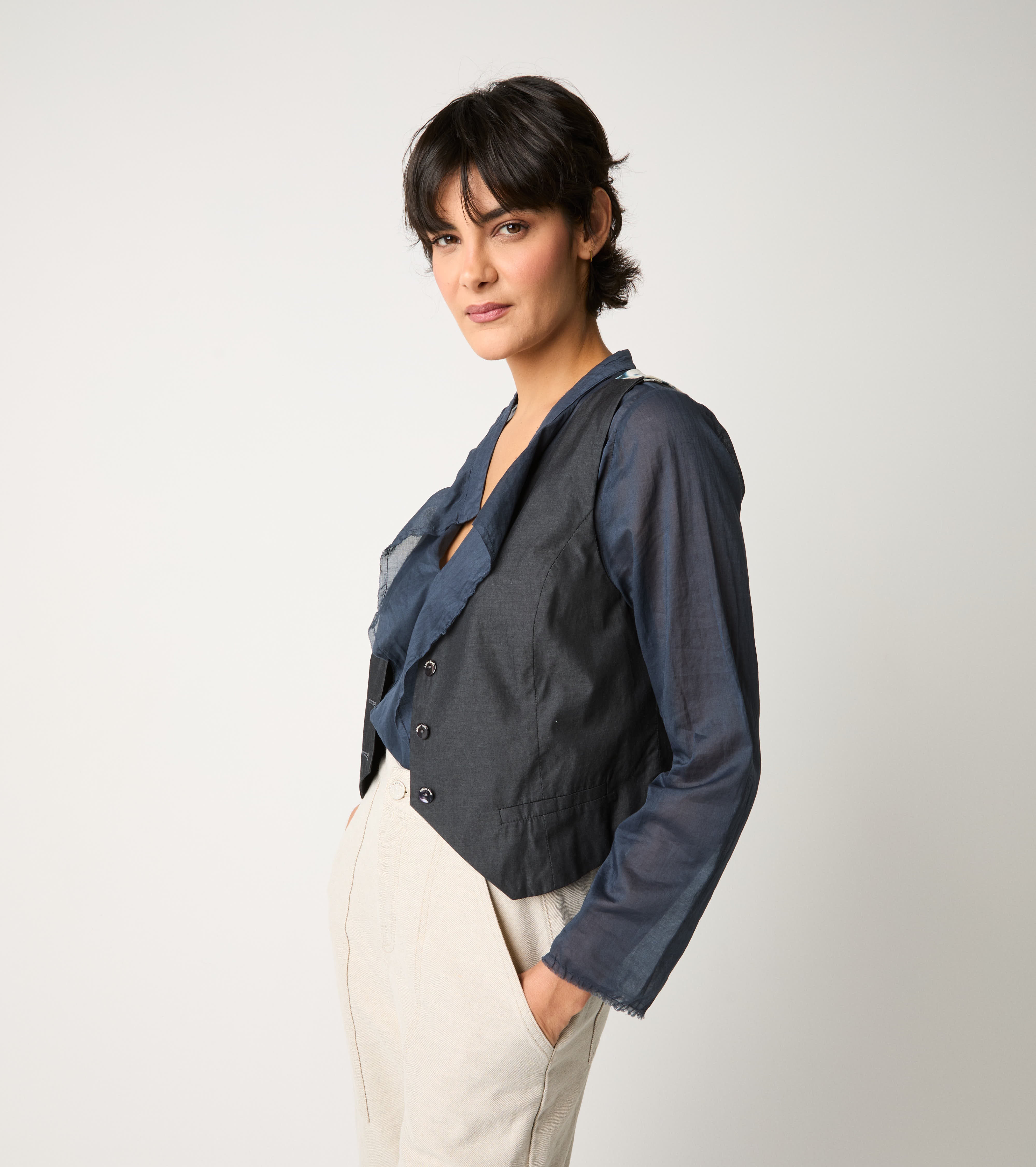 Gilet con scollo a V e tasche mezzanotte