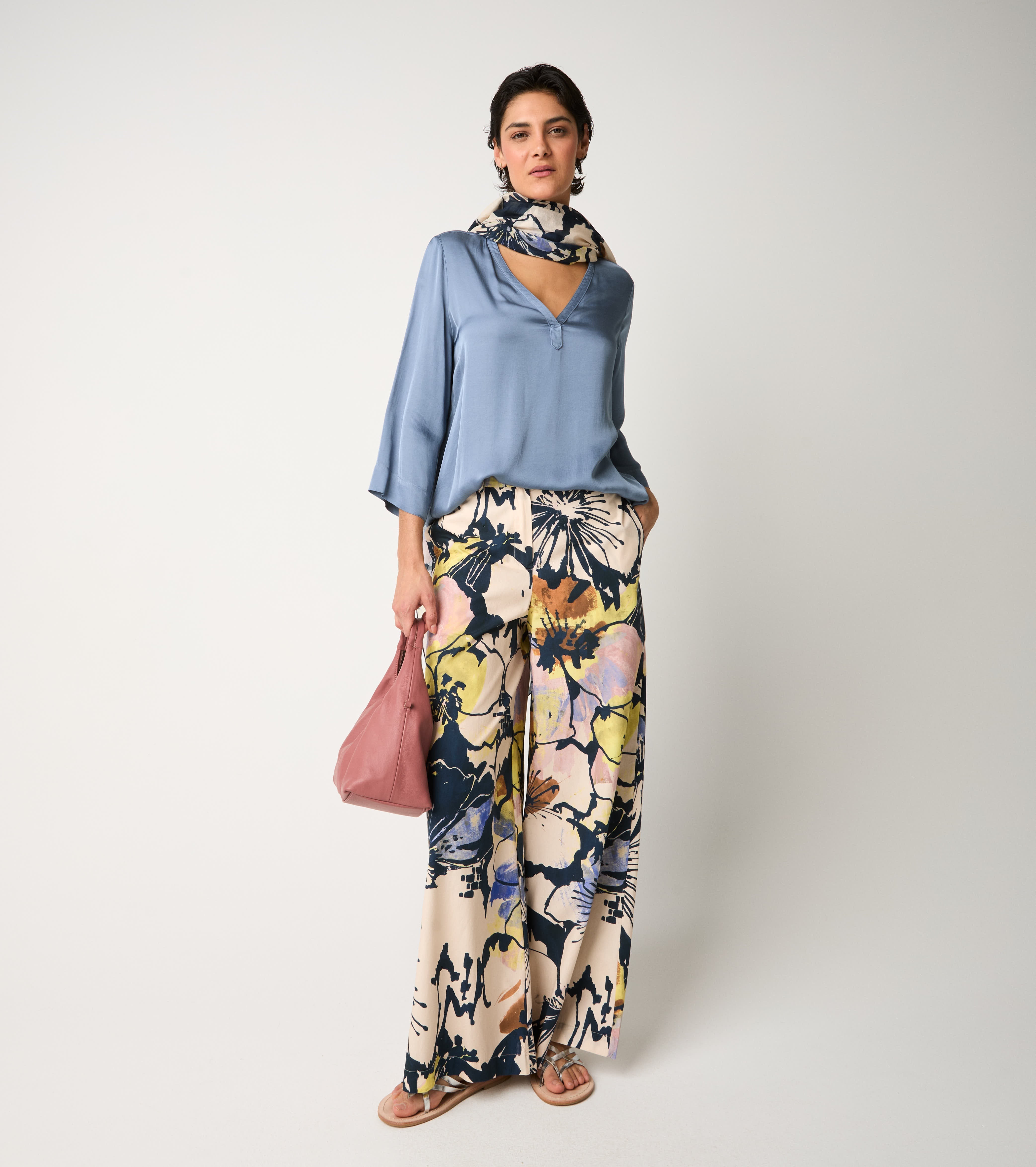 Blusa con scollo a V selce