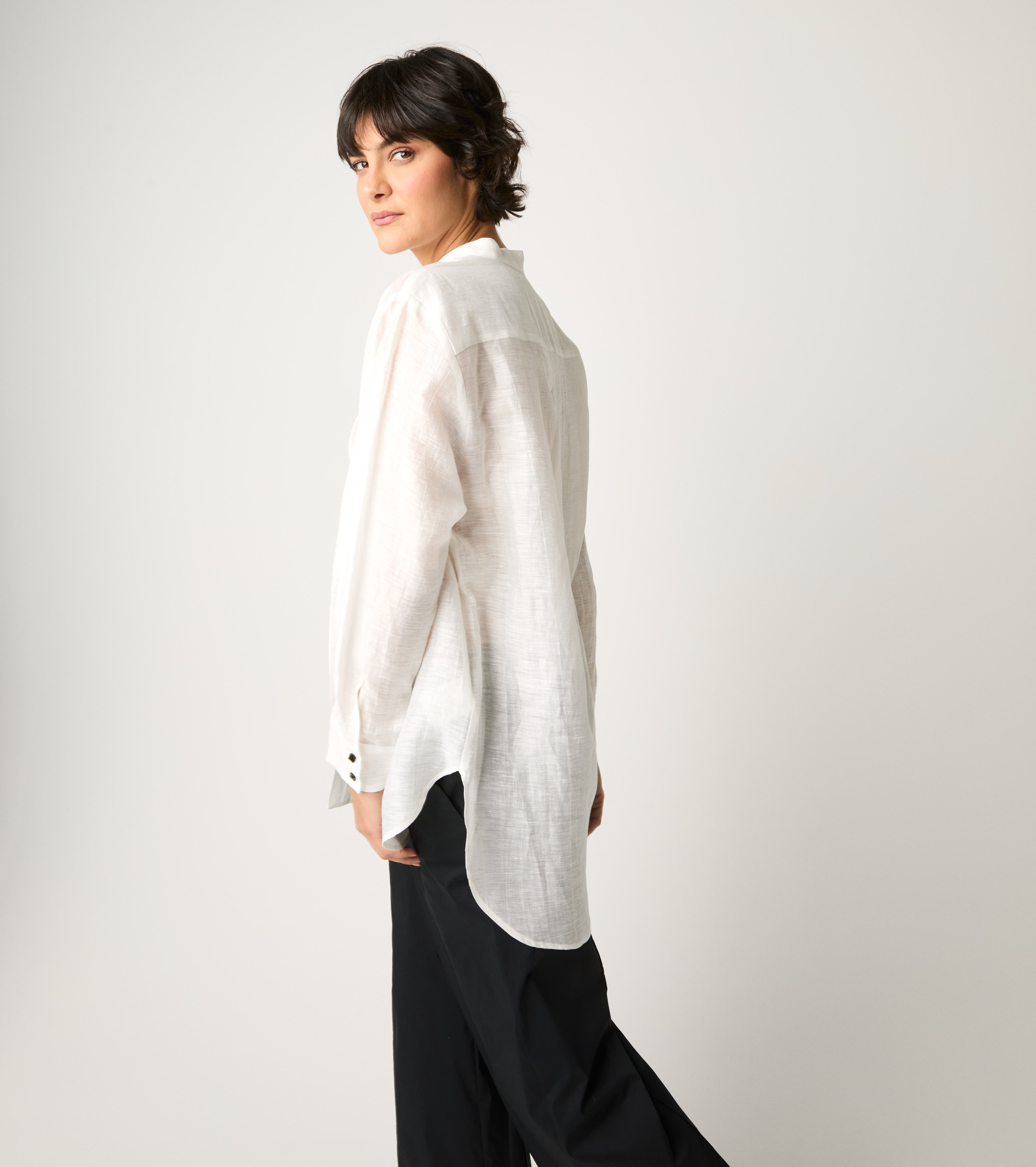 Camicia con collo alla coreana naturale