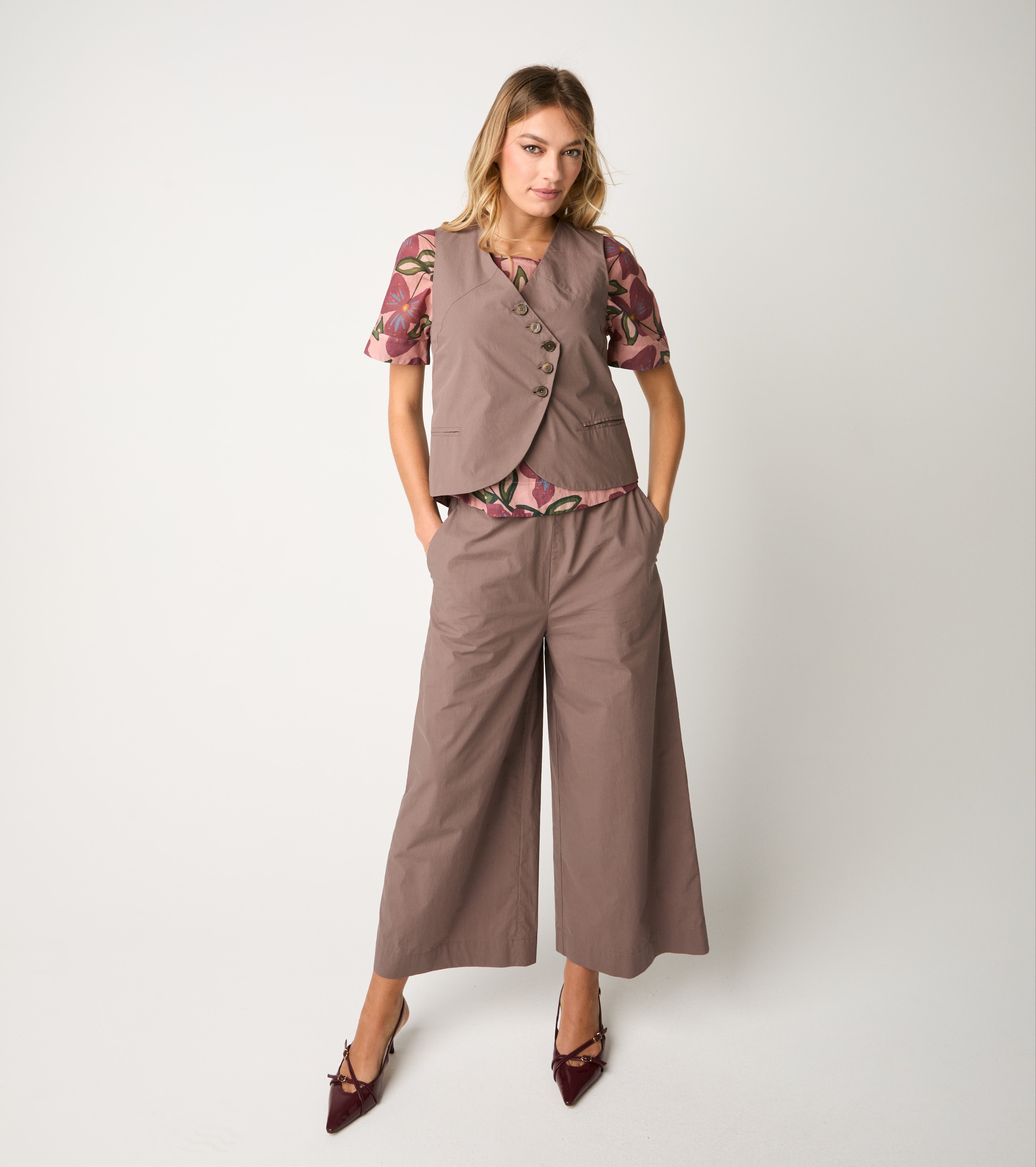 T-shirt con stampa floreale fiori