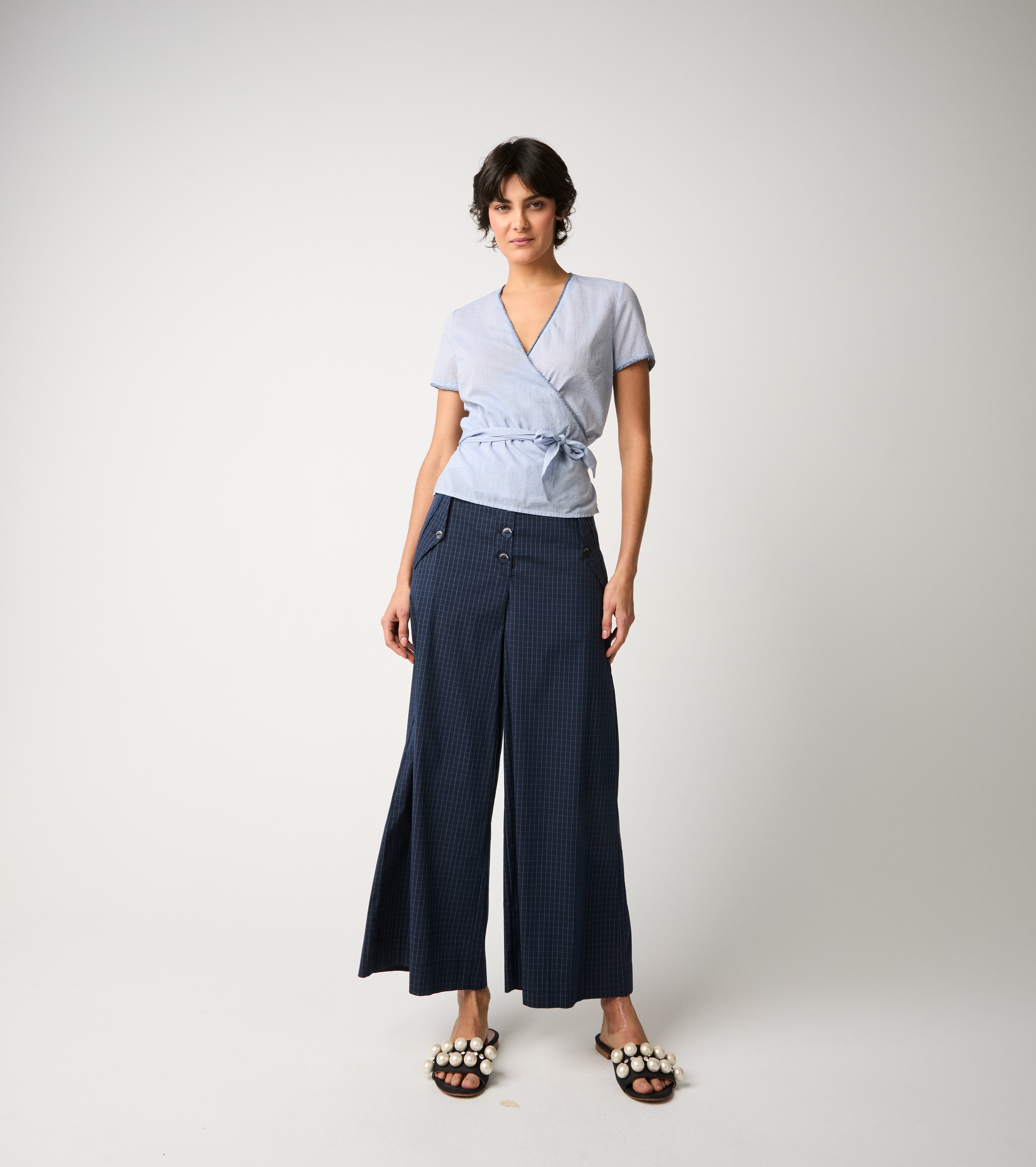Blusa con cintura e fiocco carta