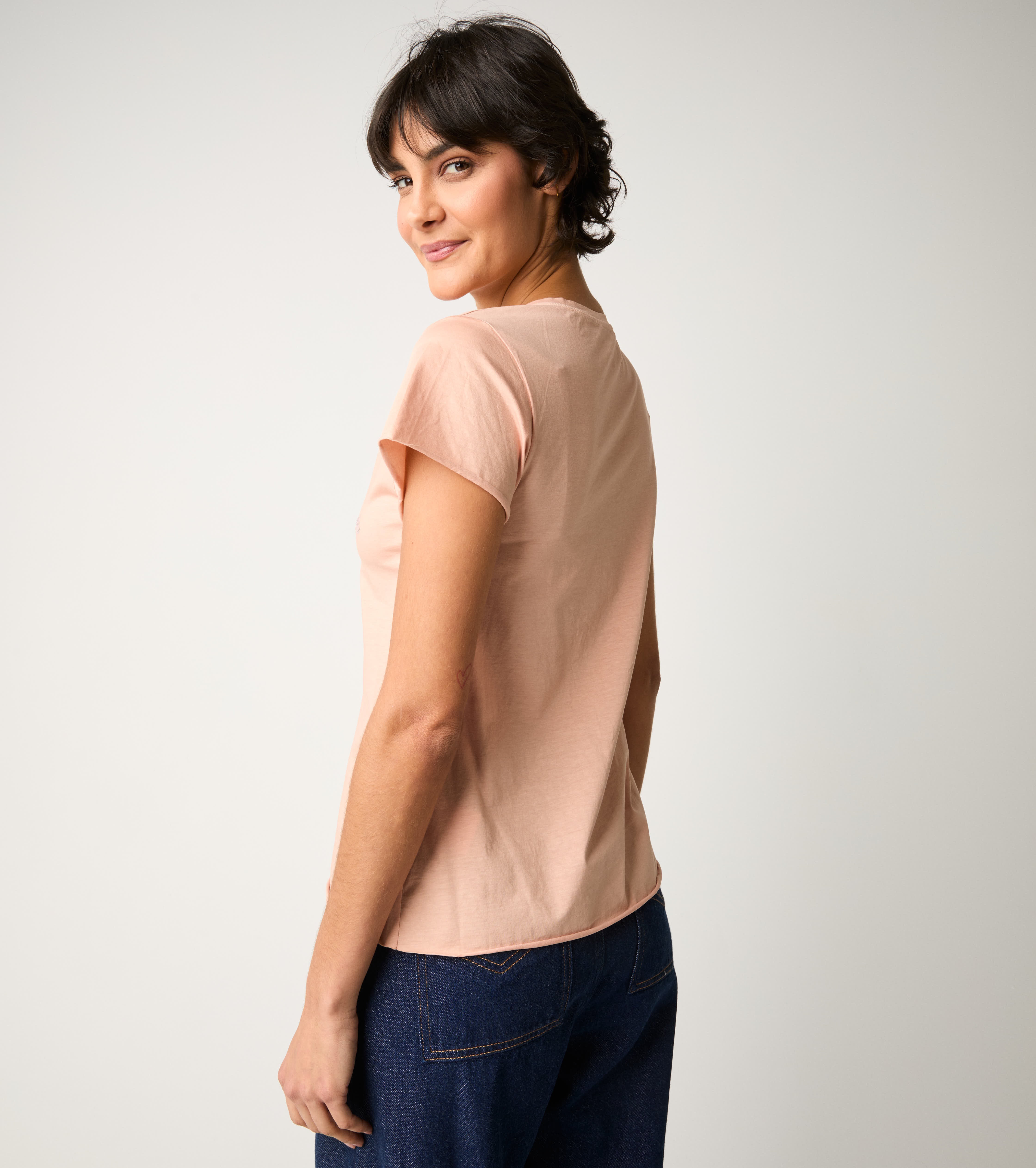 T-shirt con lettering confetto