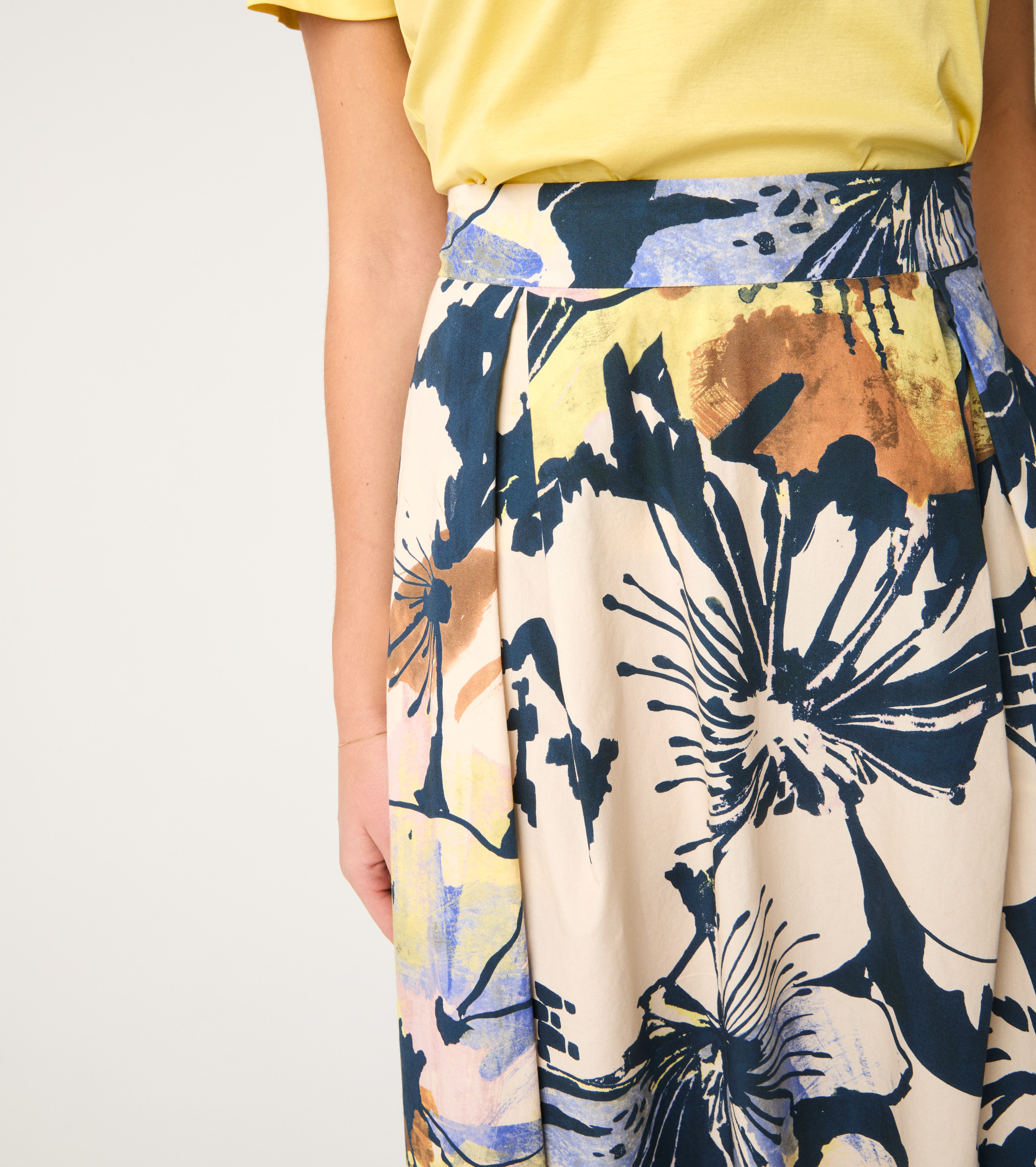 Floral longuette skirt