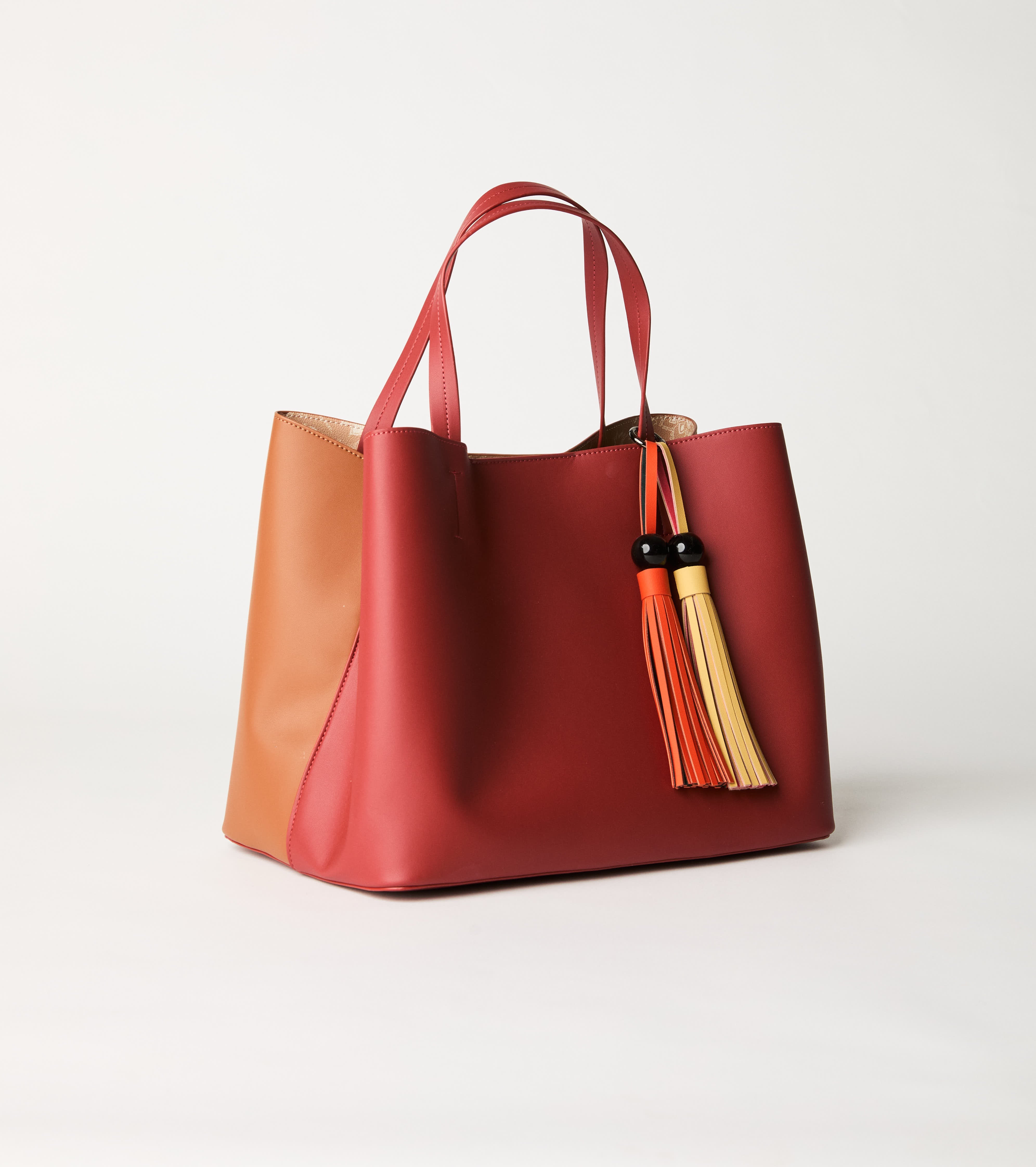 Shopping bag with tassel charms hazelnut