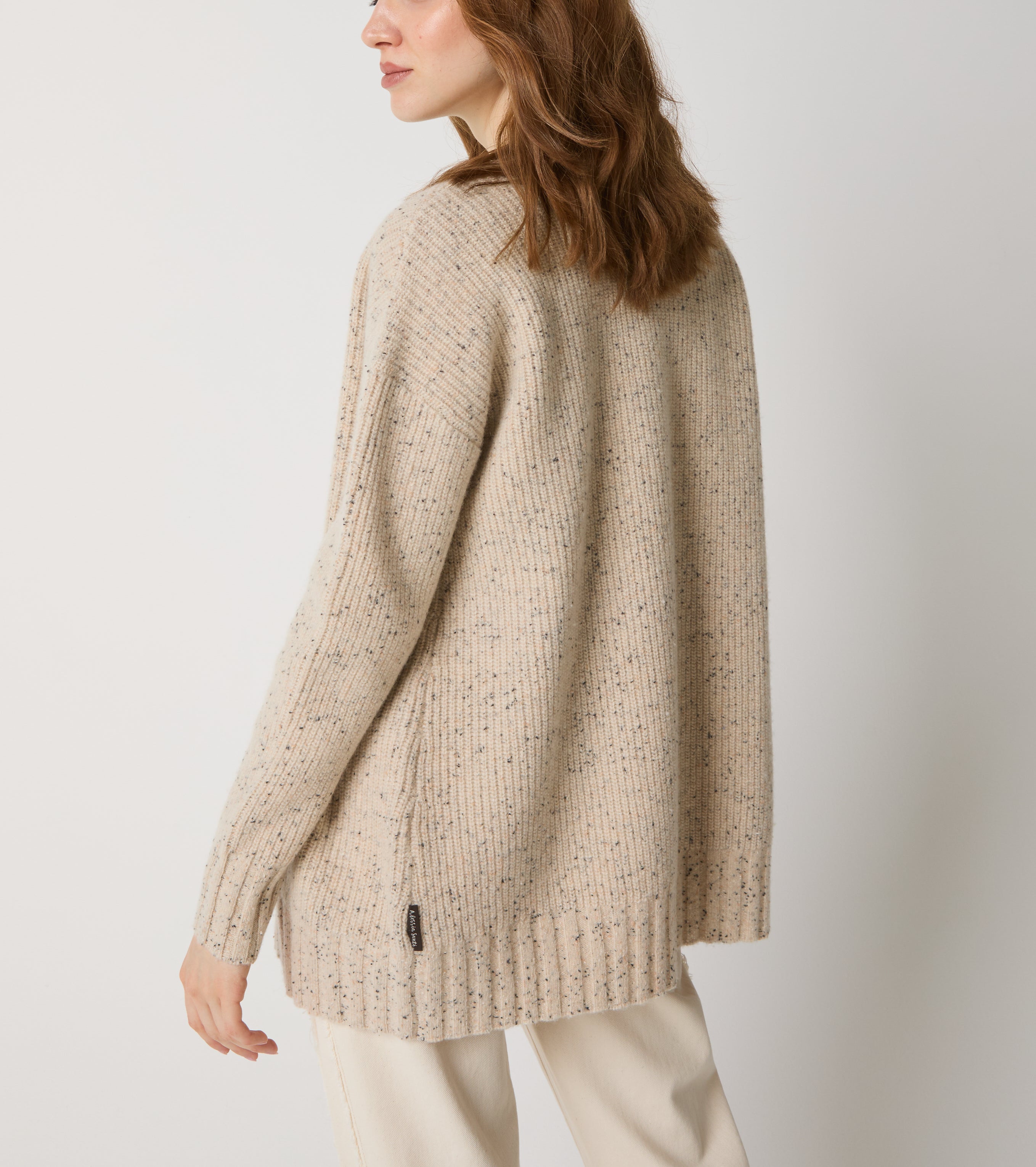 Cardigan in lana con scollo a V