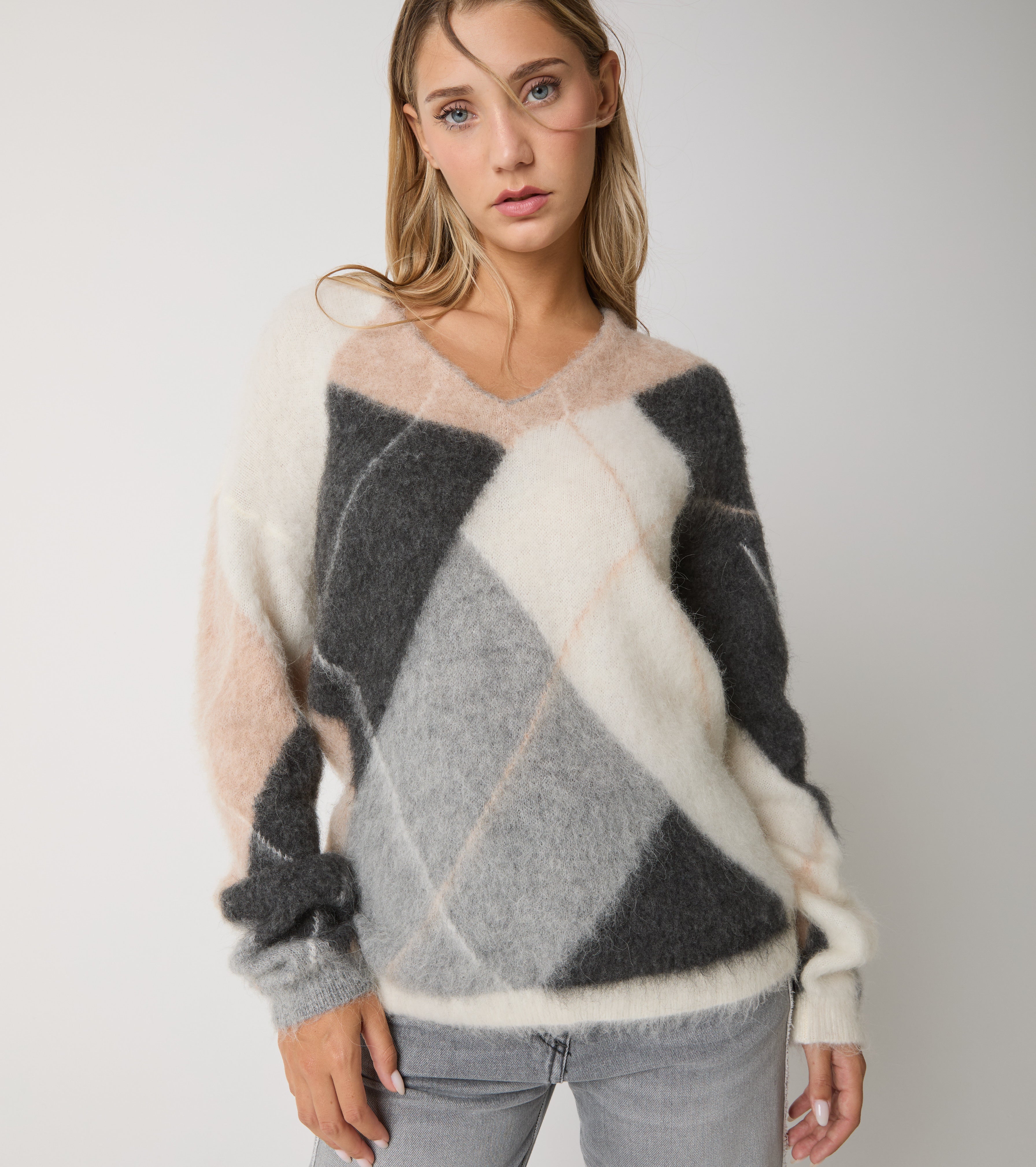 Maglia in lana e alpaca con scollo a V