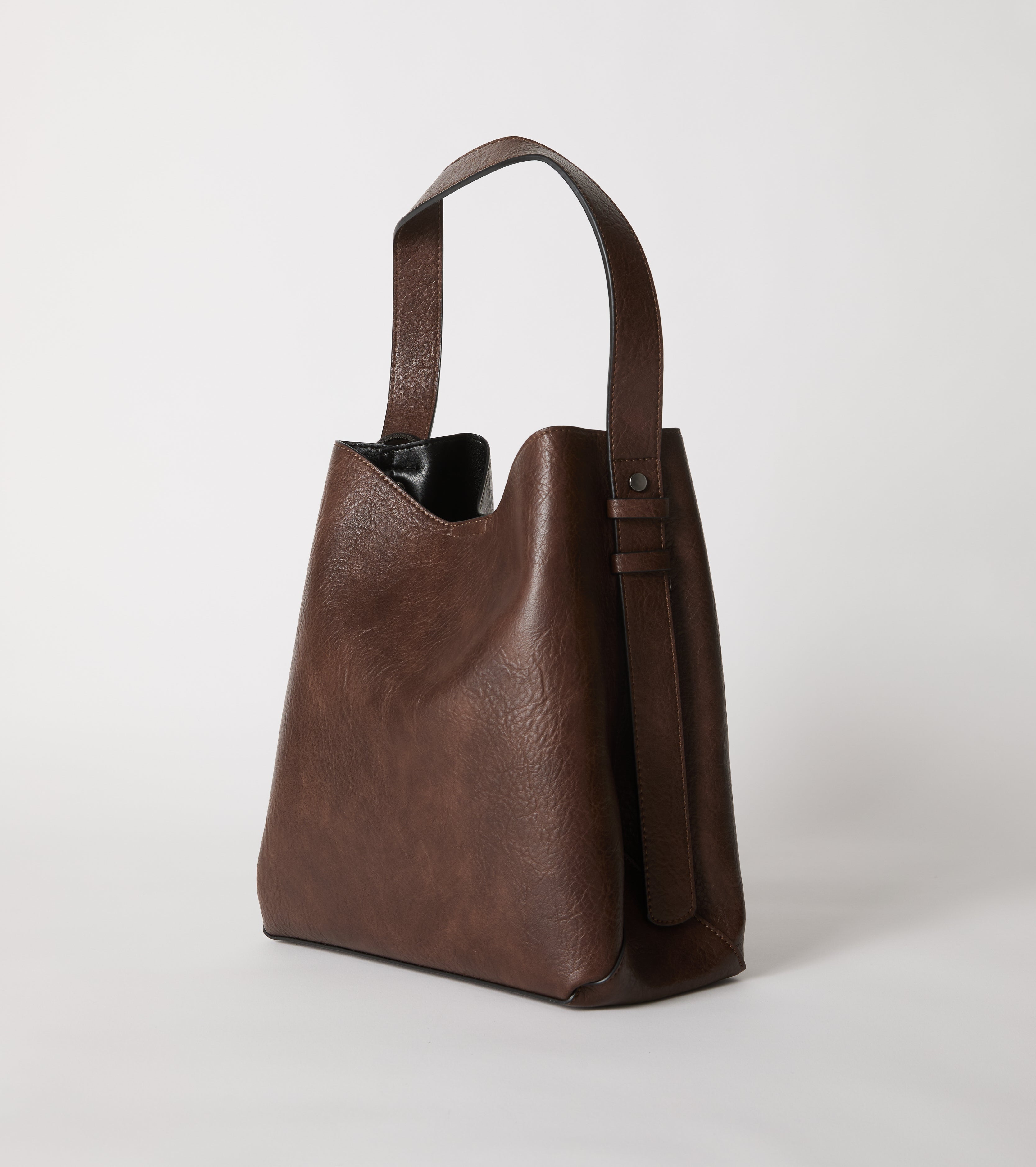 Borsa a secchiello con charm