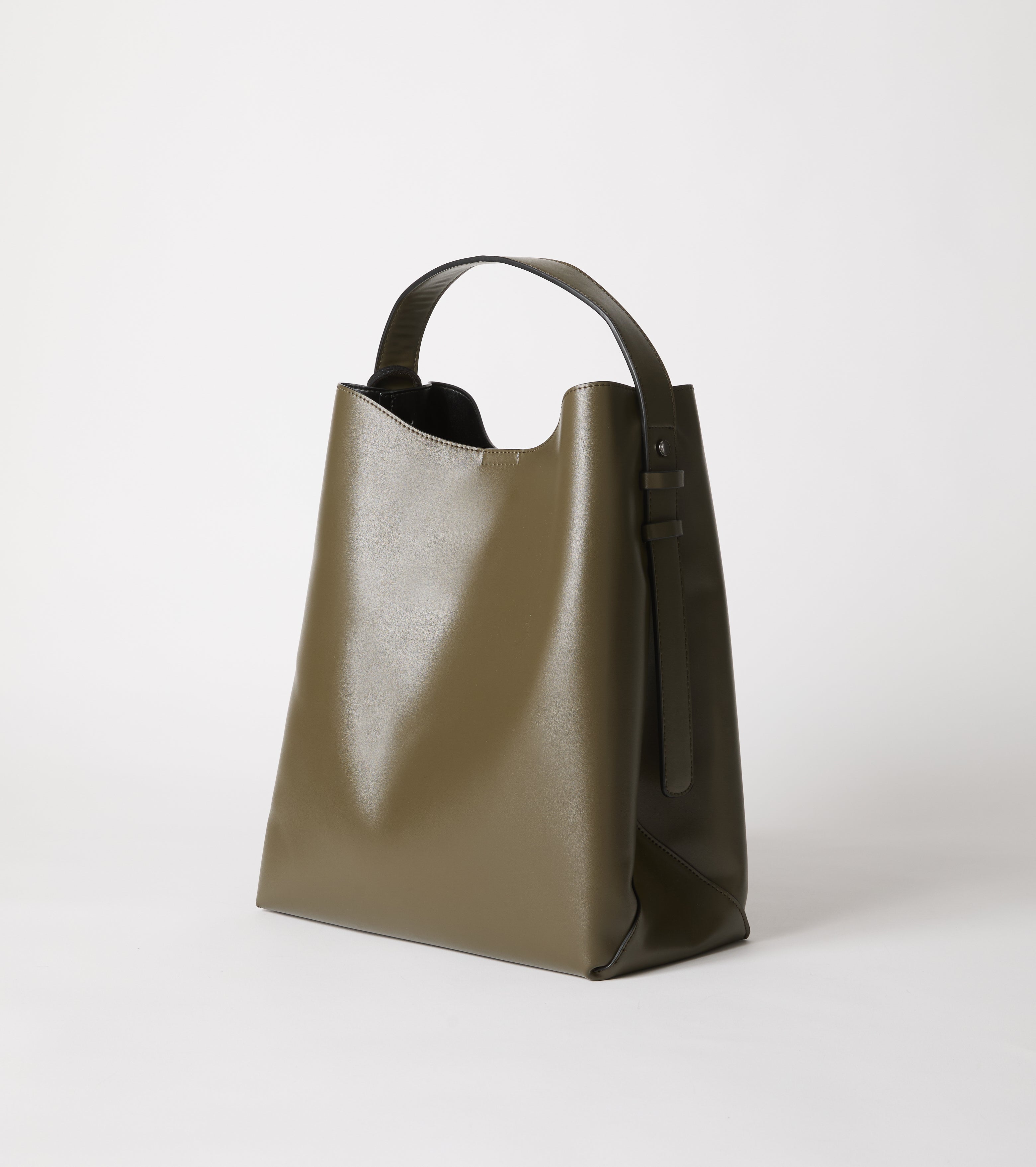 Borsa a secchiello con charm