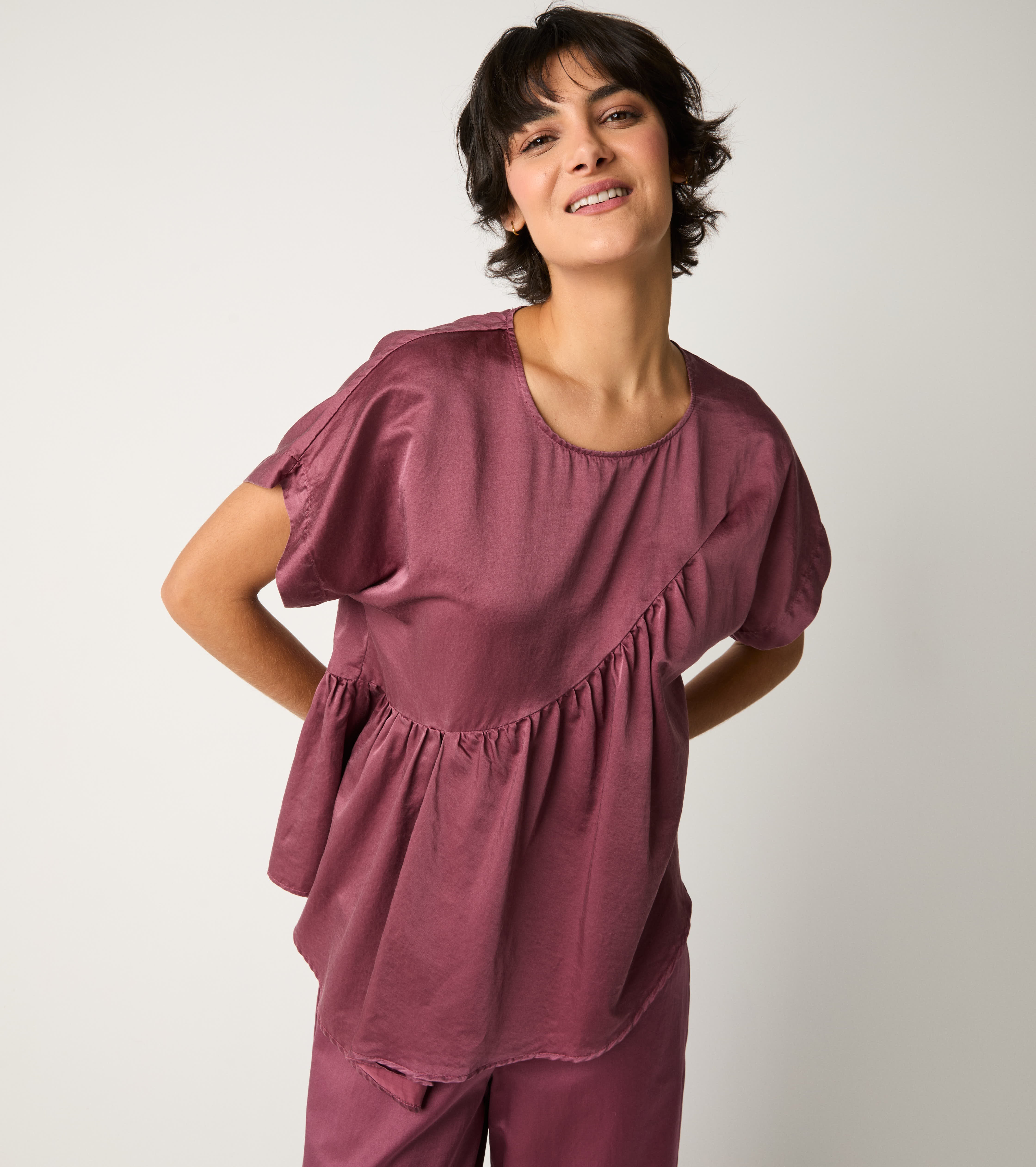 Blusa girocollo con pieghe marmellata