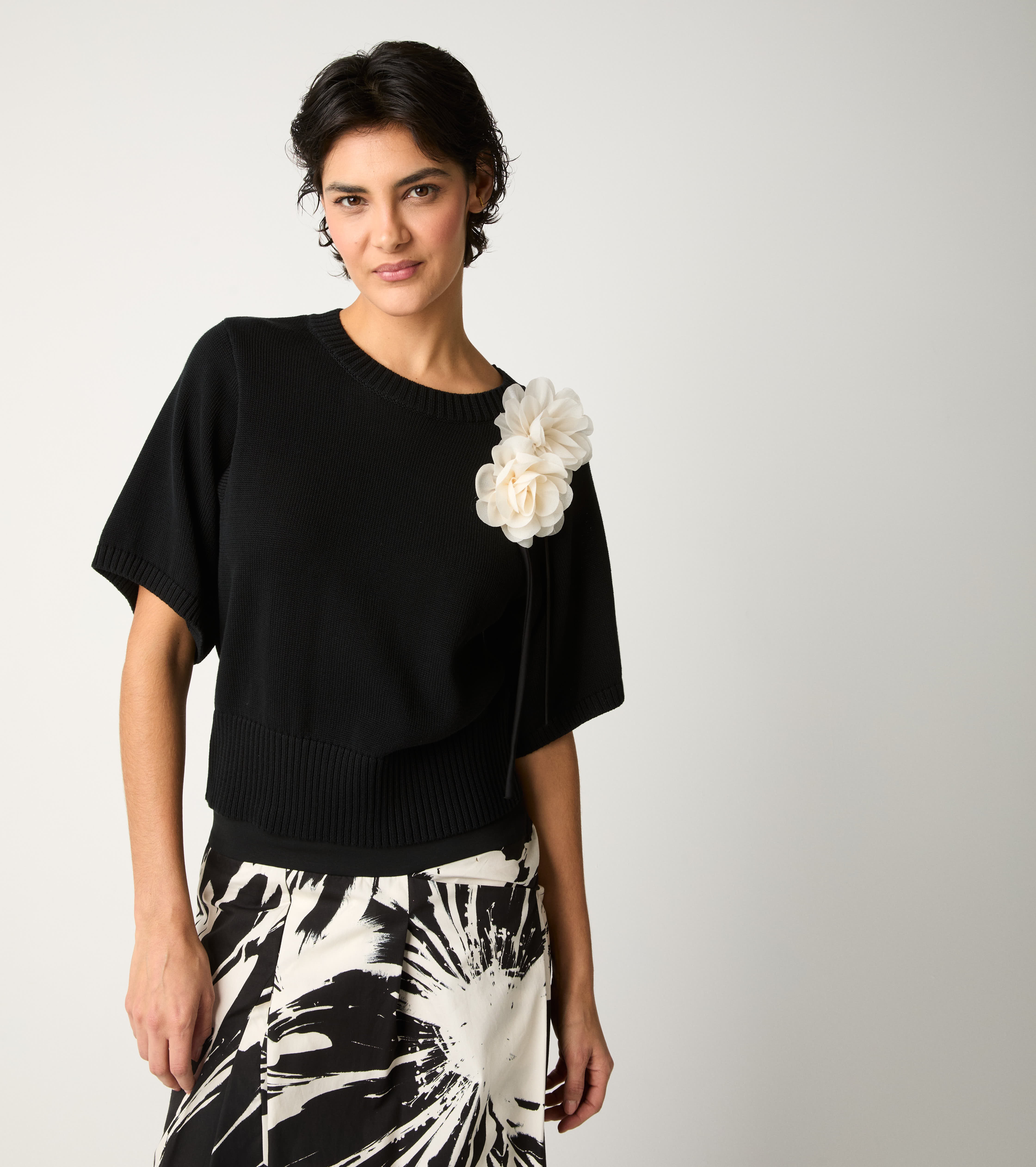 Crew-neck jumper with three-quarter sleeves black