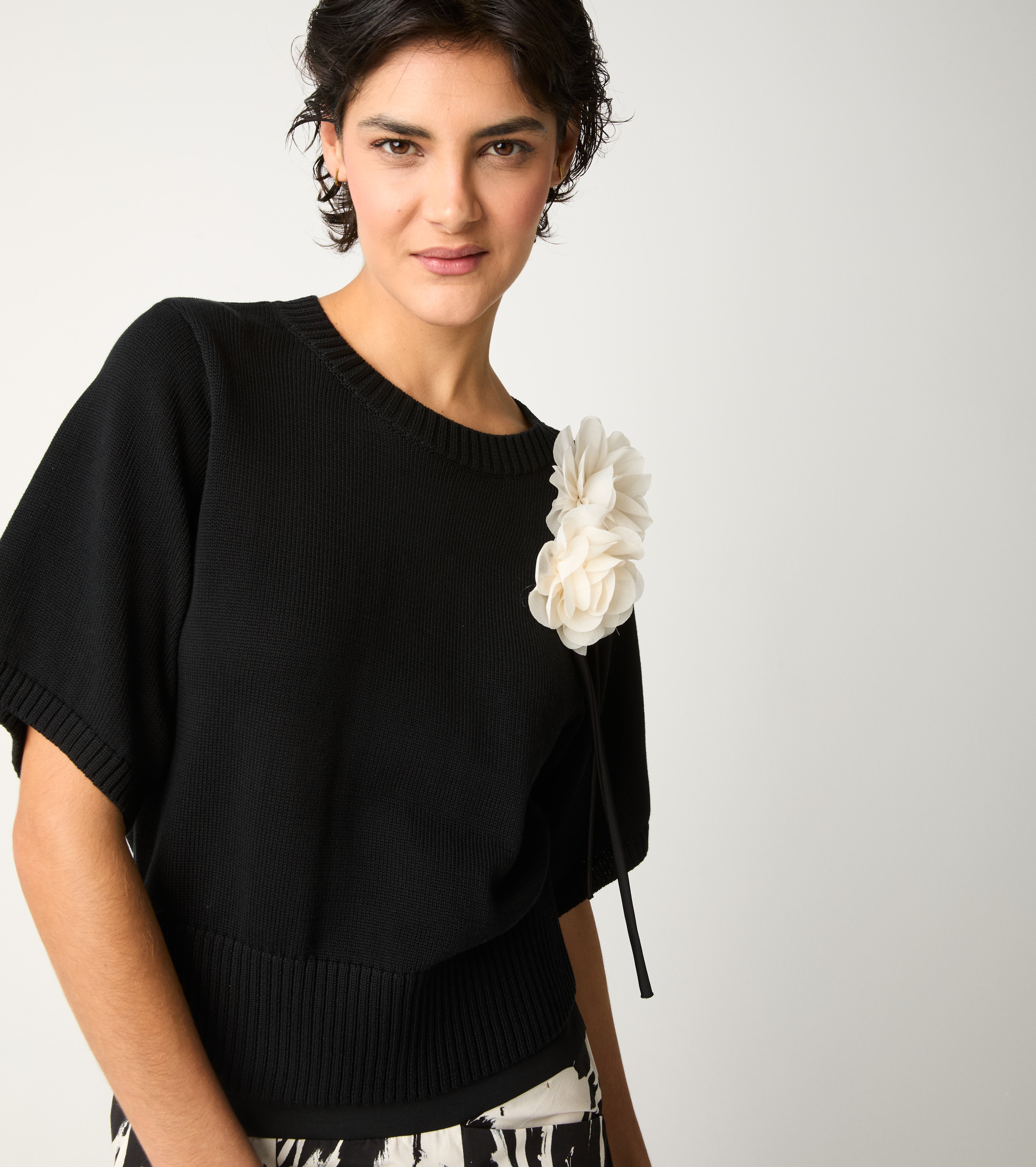 Crew-neck jumper with three-quarter sleeves black