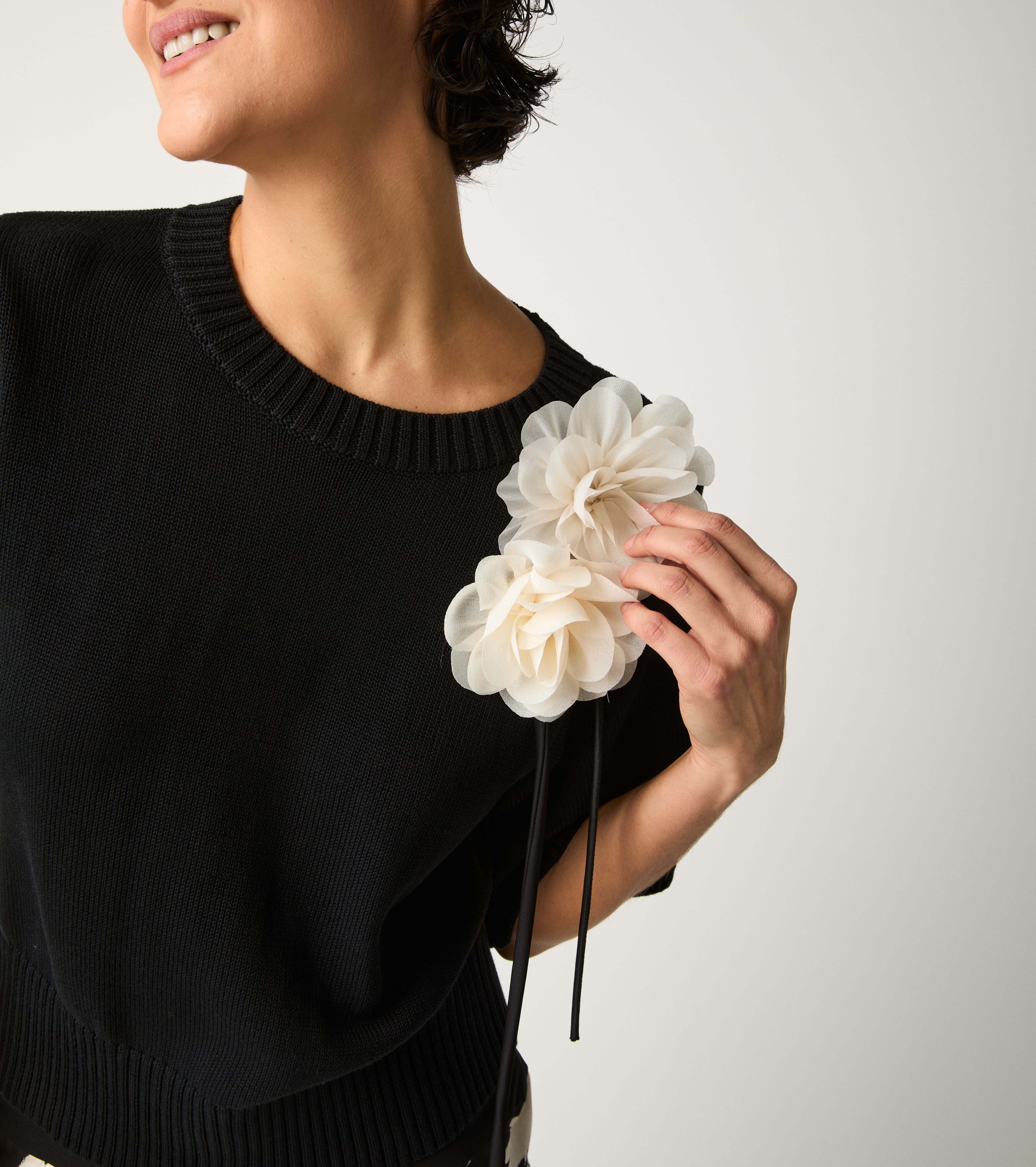 Crew-neck jumper with three-quarter sleeves black