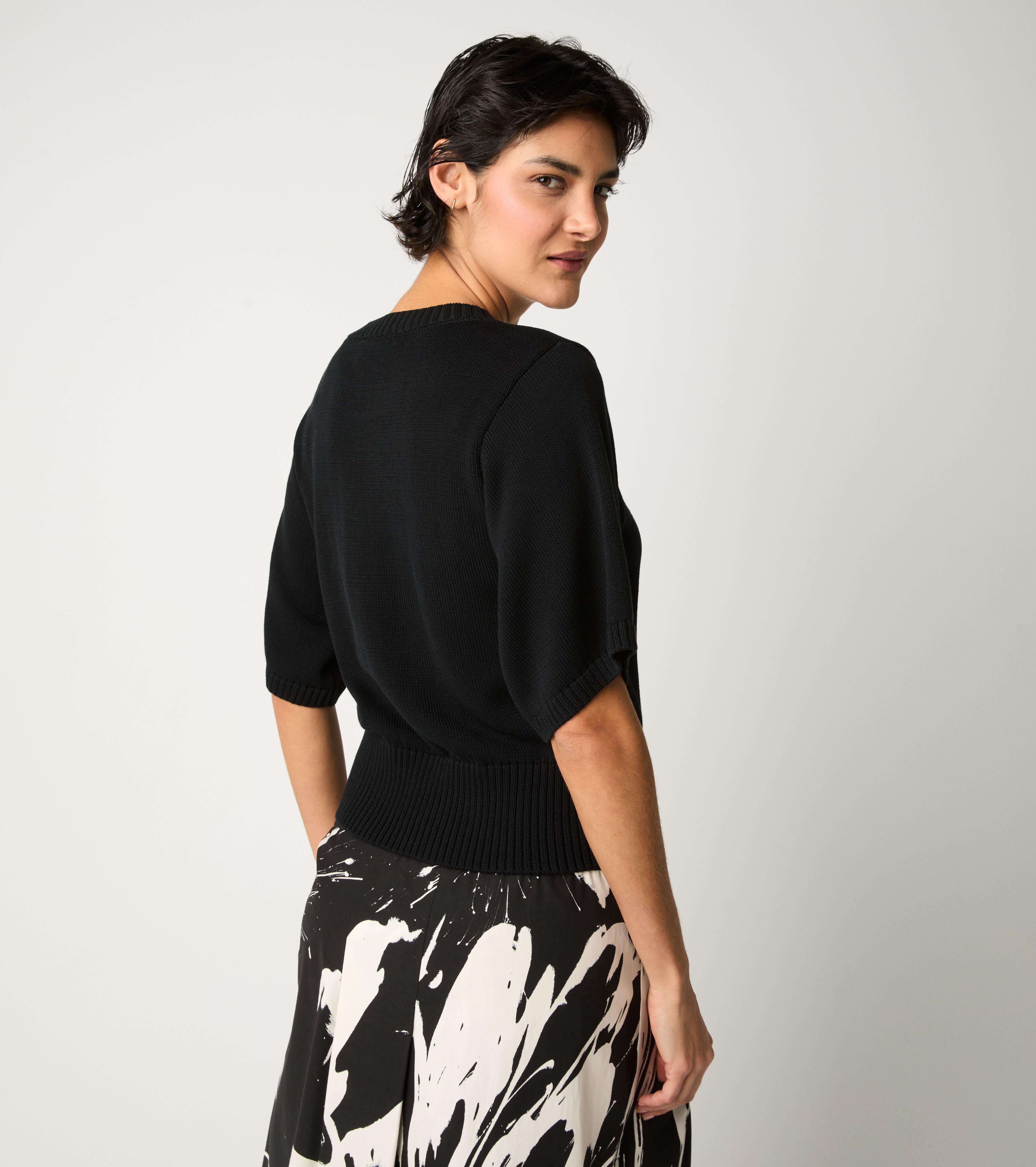 Crew-neck jumper with three-quarter sleeves black