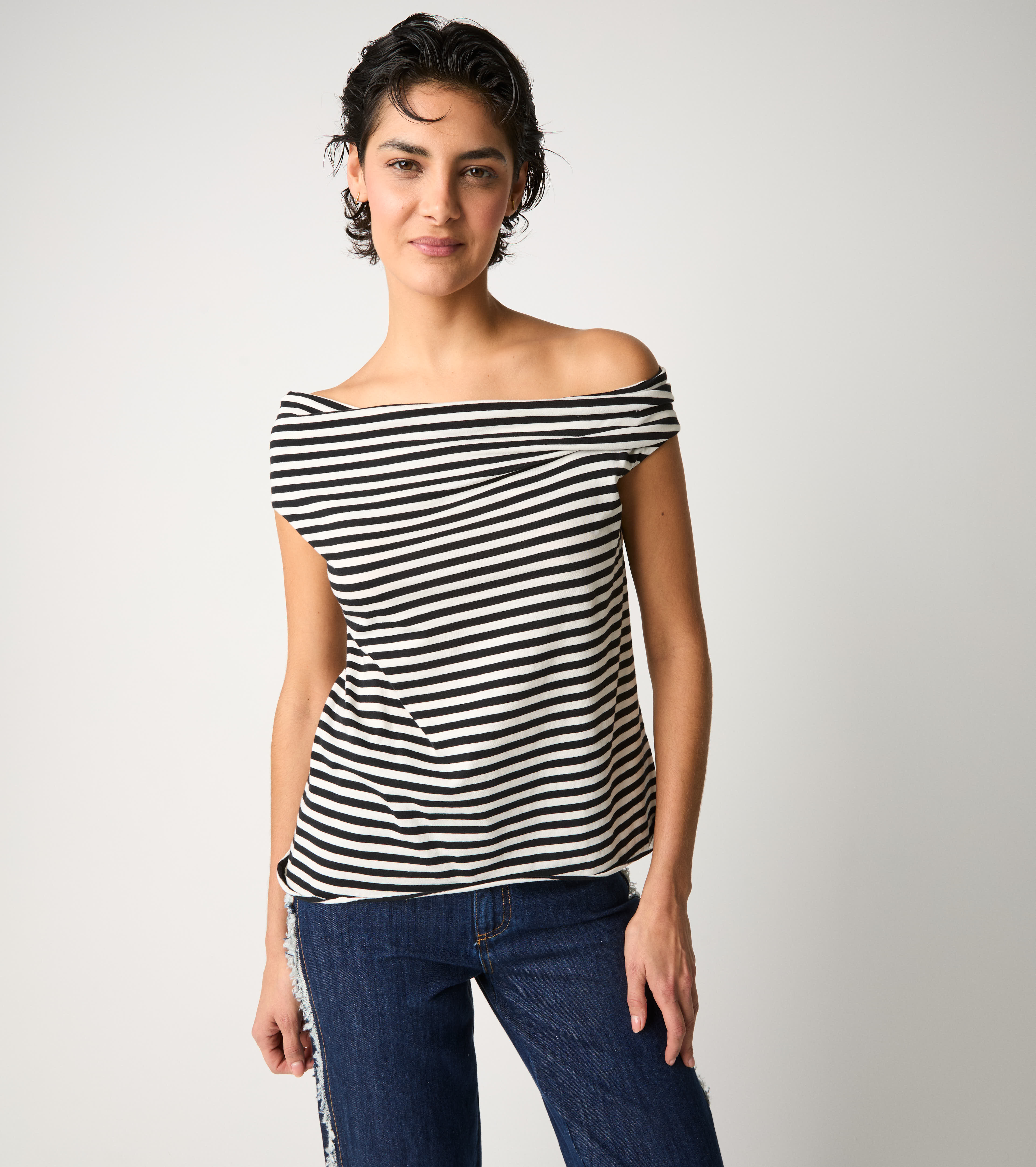 Off the shoulder T-shirt with ecru stripes