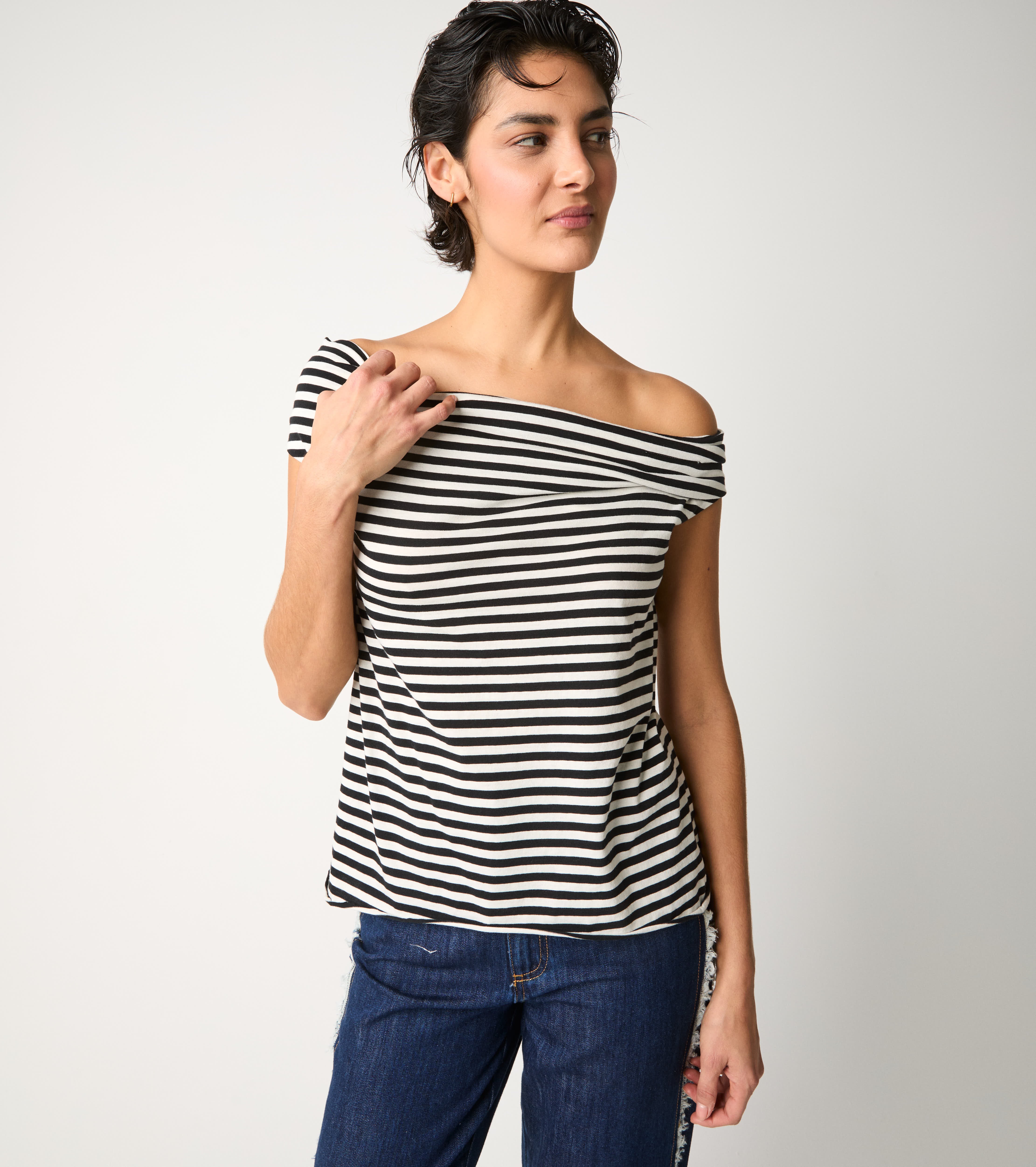 Off the shoulder T-shirt with ecru stripes