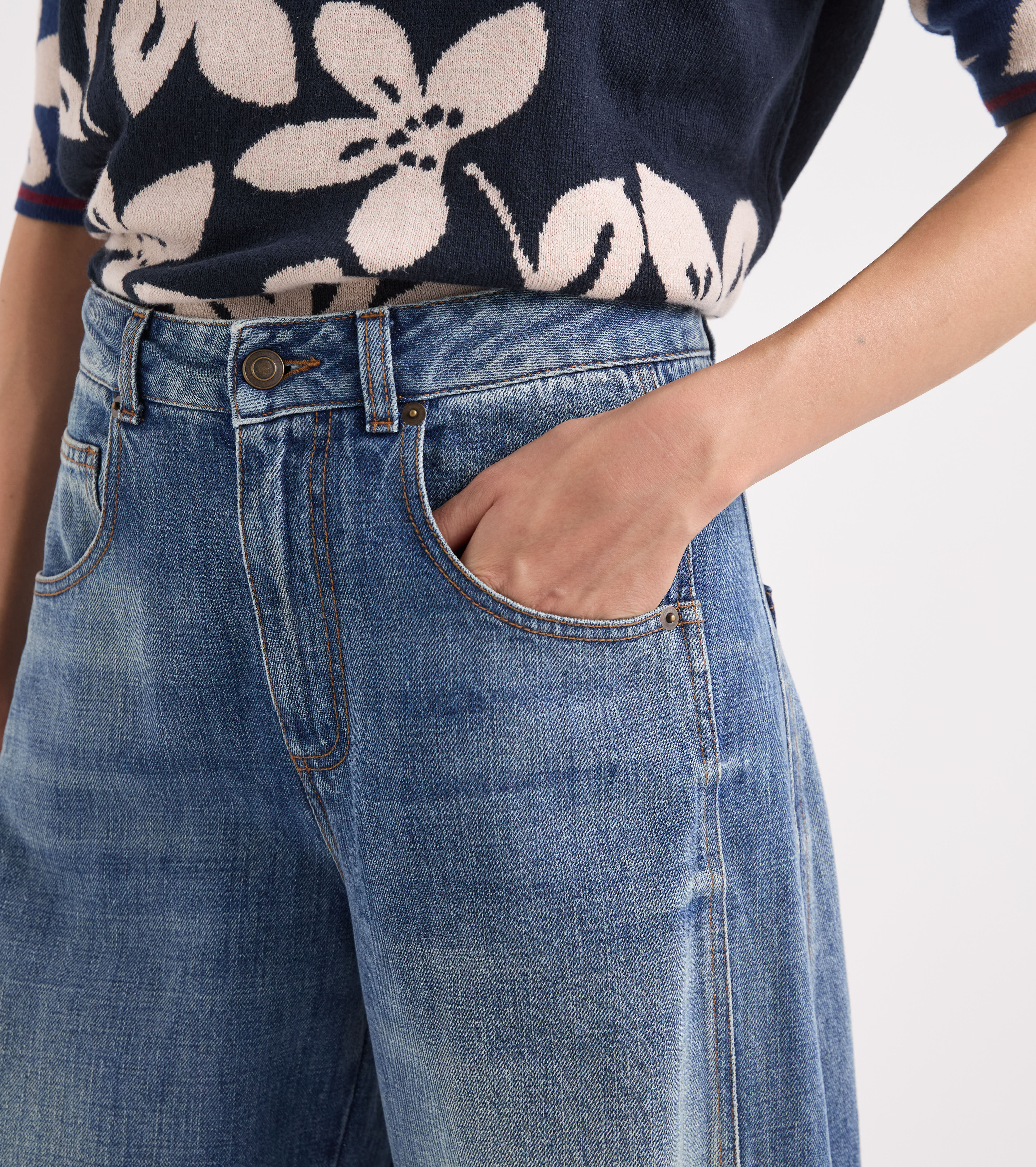 Jeans in denim di cotone effetto used marrone